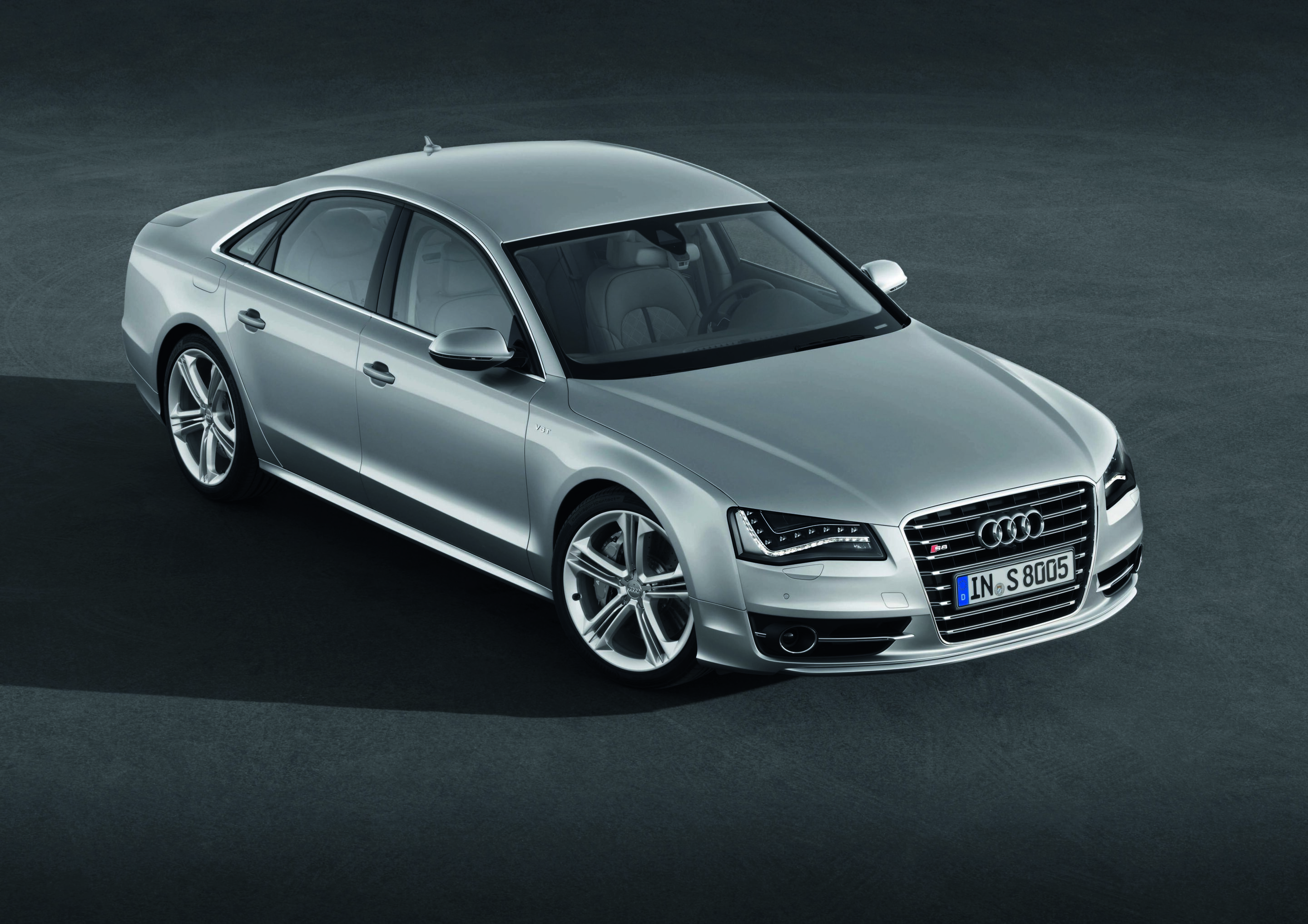 Audi S8 - Farbe: Prisma Silber