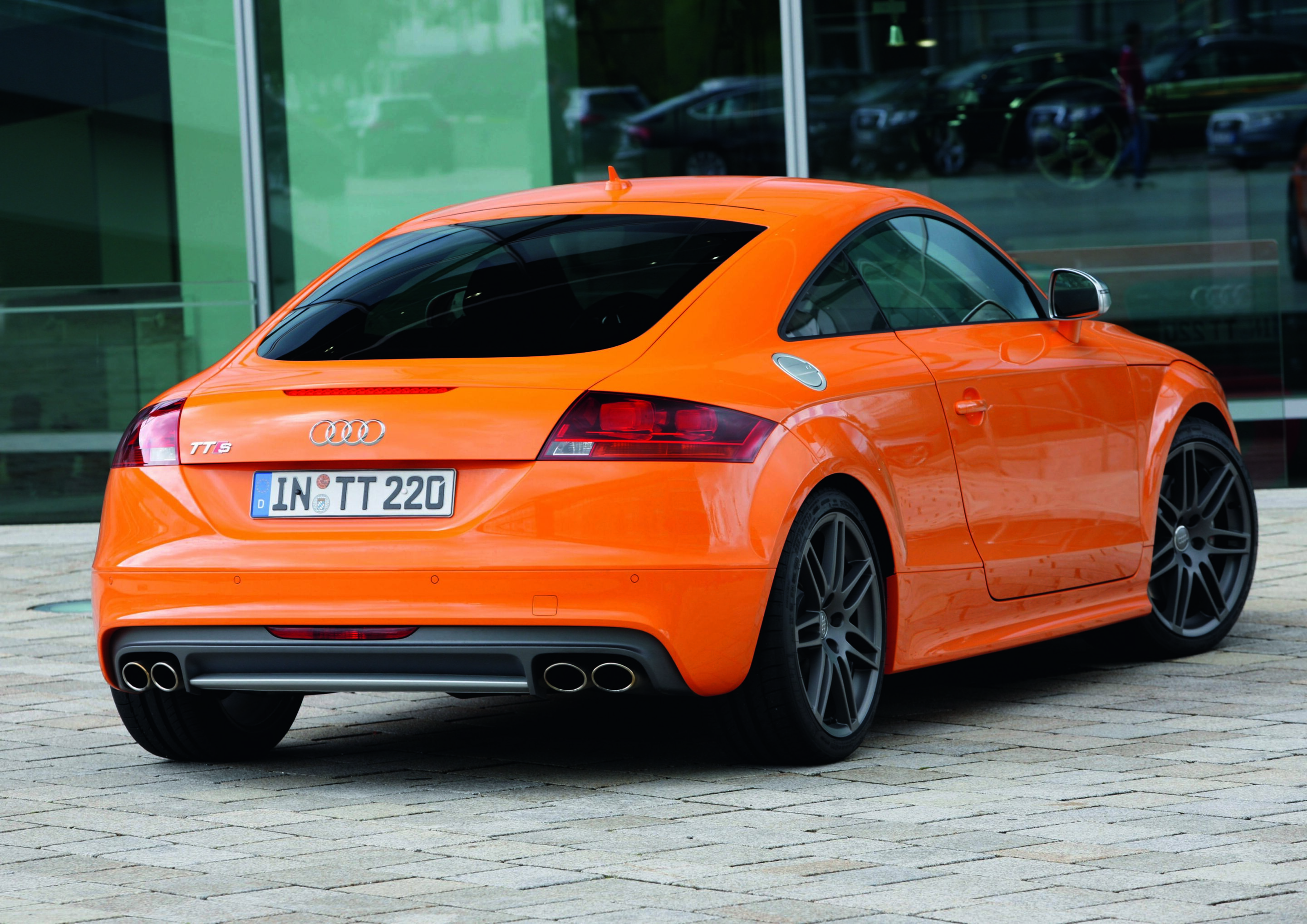 Audi TTS Coupé - Farbe: Glutorange