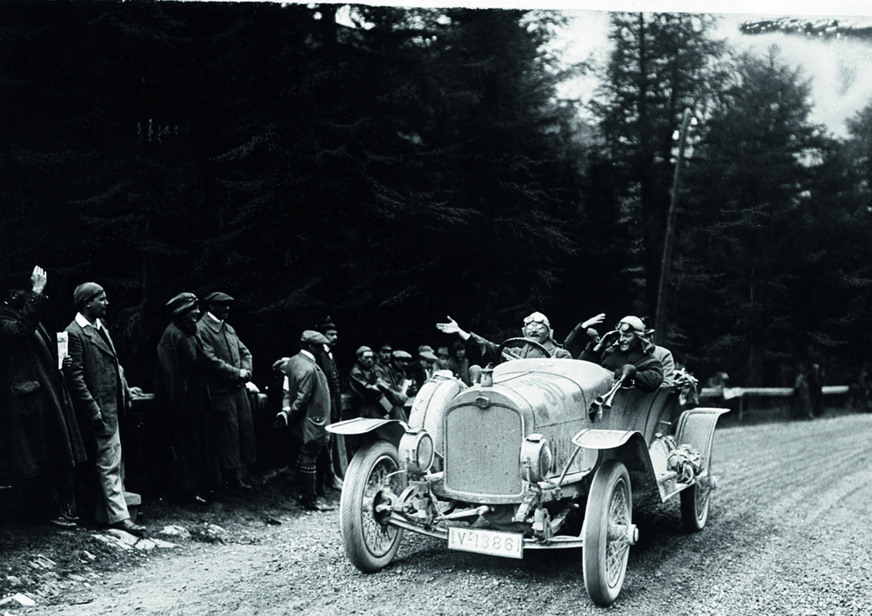 Jubiläumsmagazin Historie - August Horch beherrscht mit dem Typ C die Österreichische Alpenfahrt