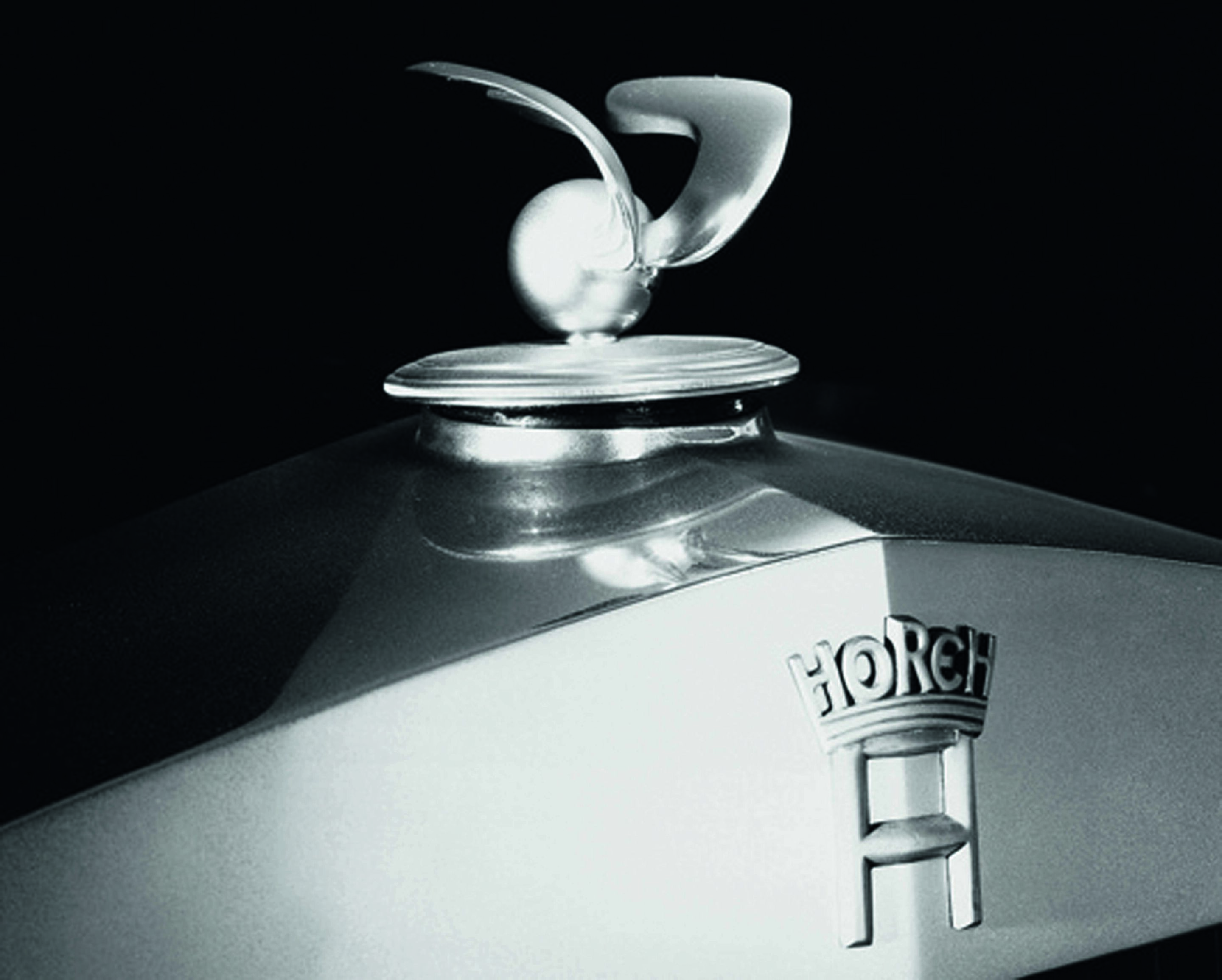 Jubiläumsmagazin Historie - Die geflügelte Weltkugel: Das neue Horch-Symbol feierte seine Premiere im Jahr 1929