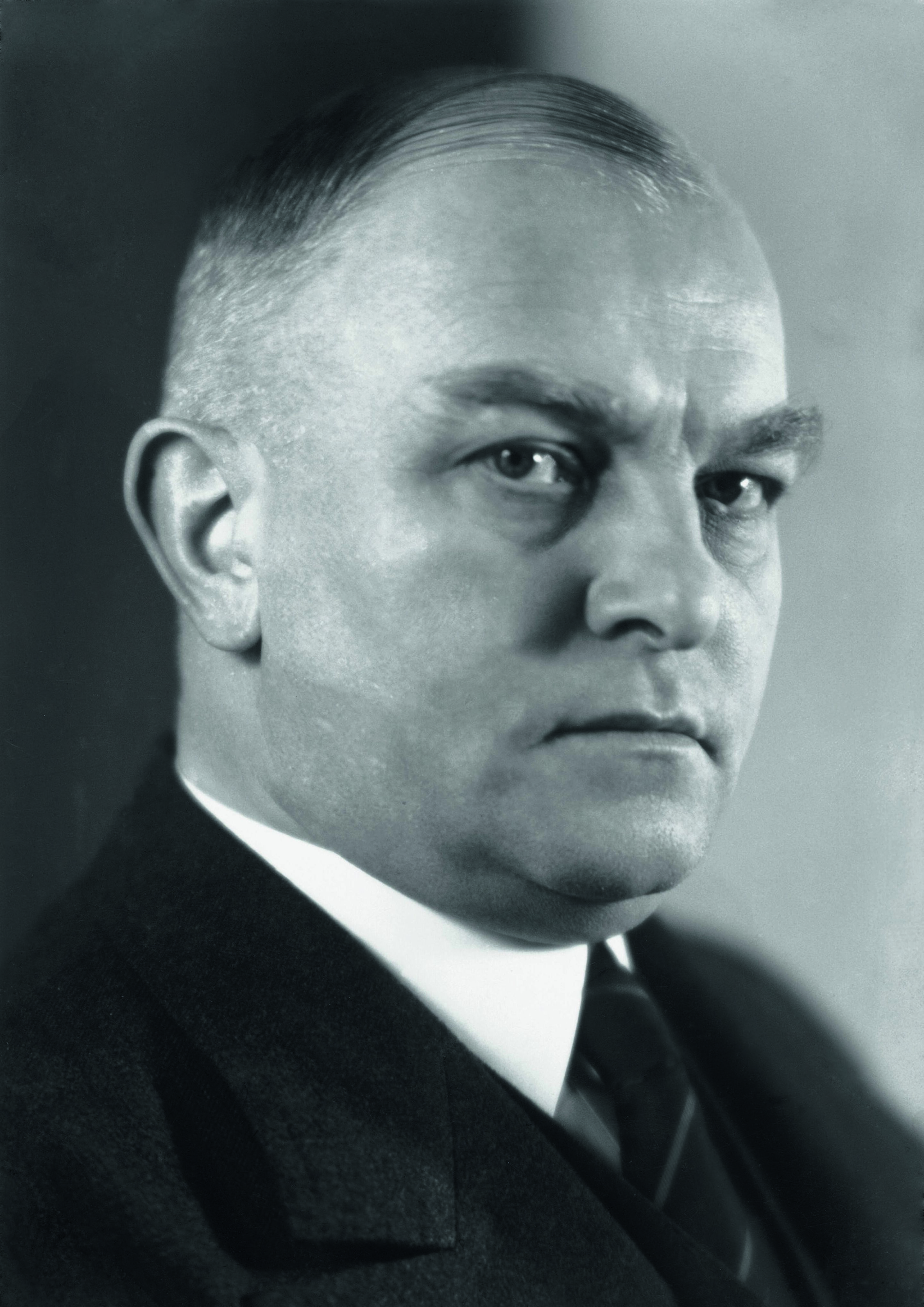 Anniversary magazine History - The chief executive of Auto Union - Richard Bruhn guided group strategy
