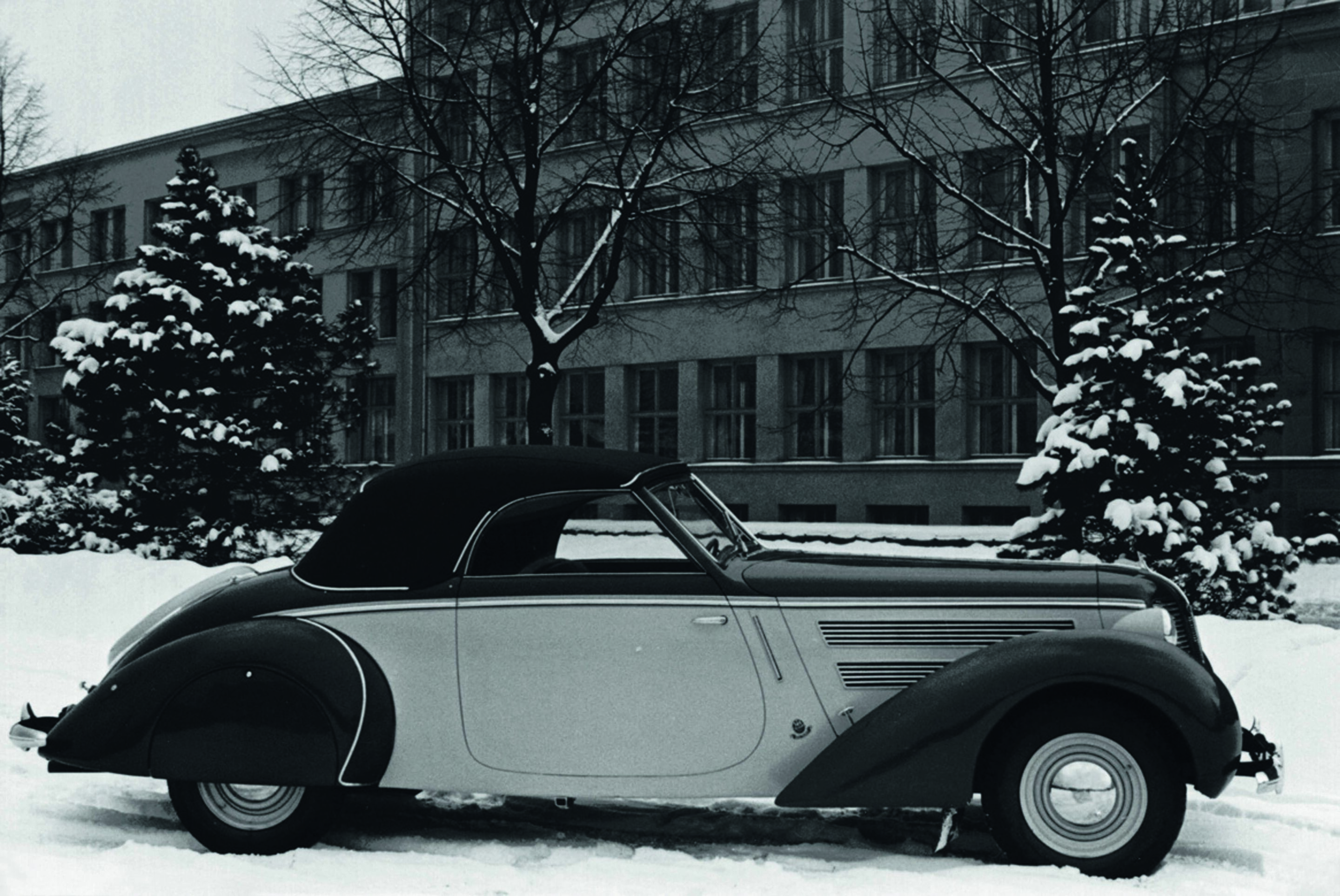 Anniversary magazine History - Audi - special build 920 Cabriolet by Gläser, Dresden