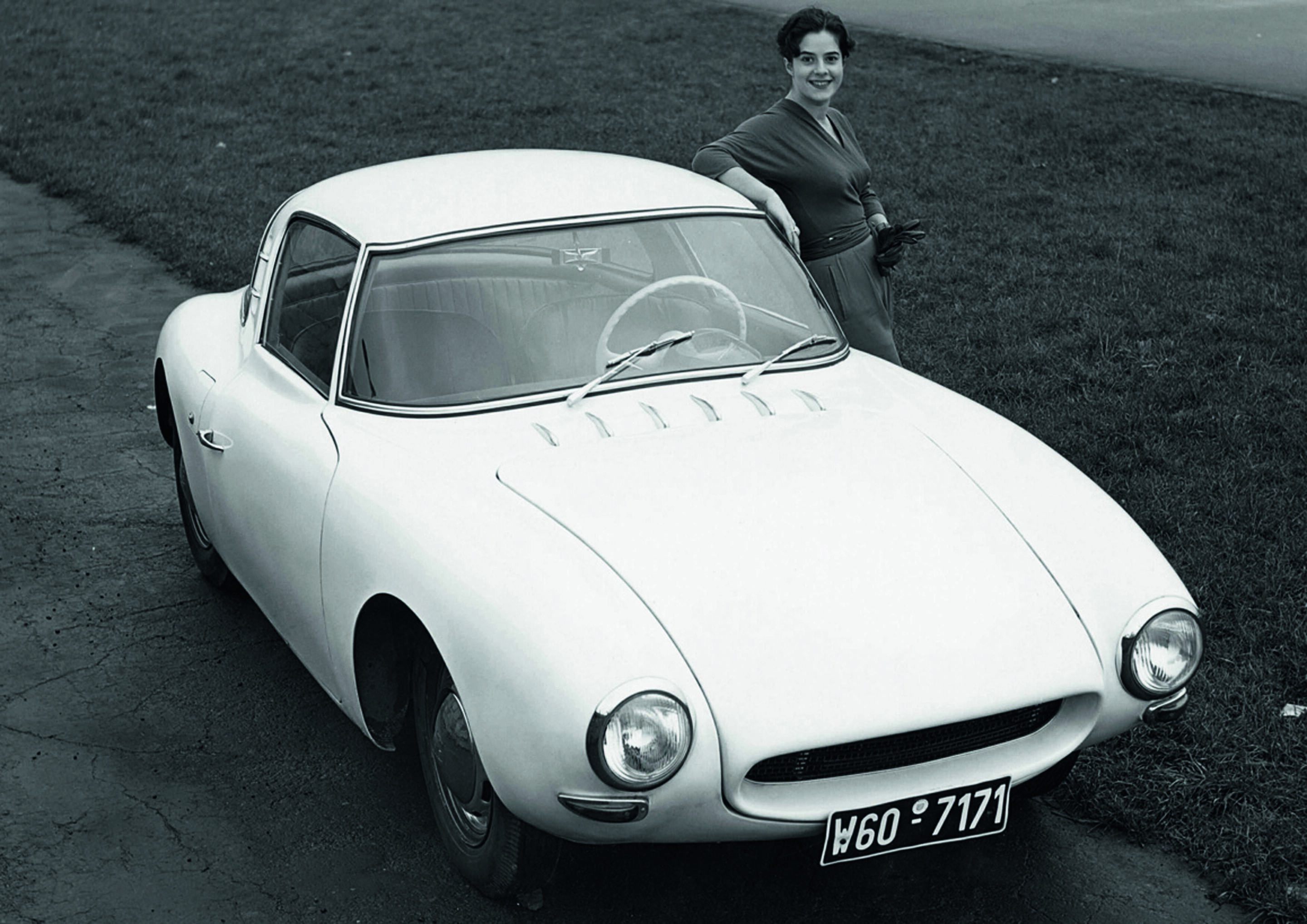 Anniversary magazine History - With plastic body - the DKW 3 = 6 Monza set some speed records in 1956