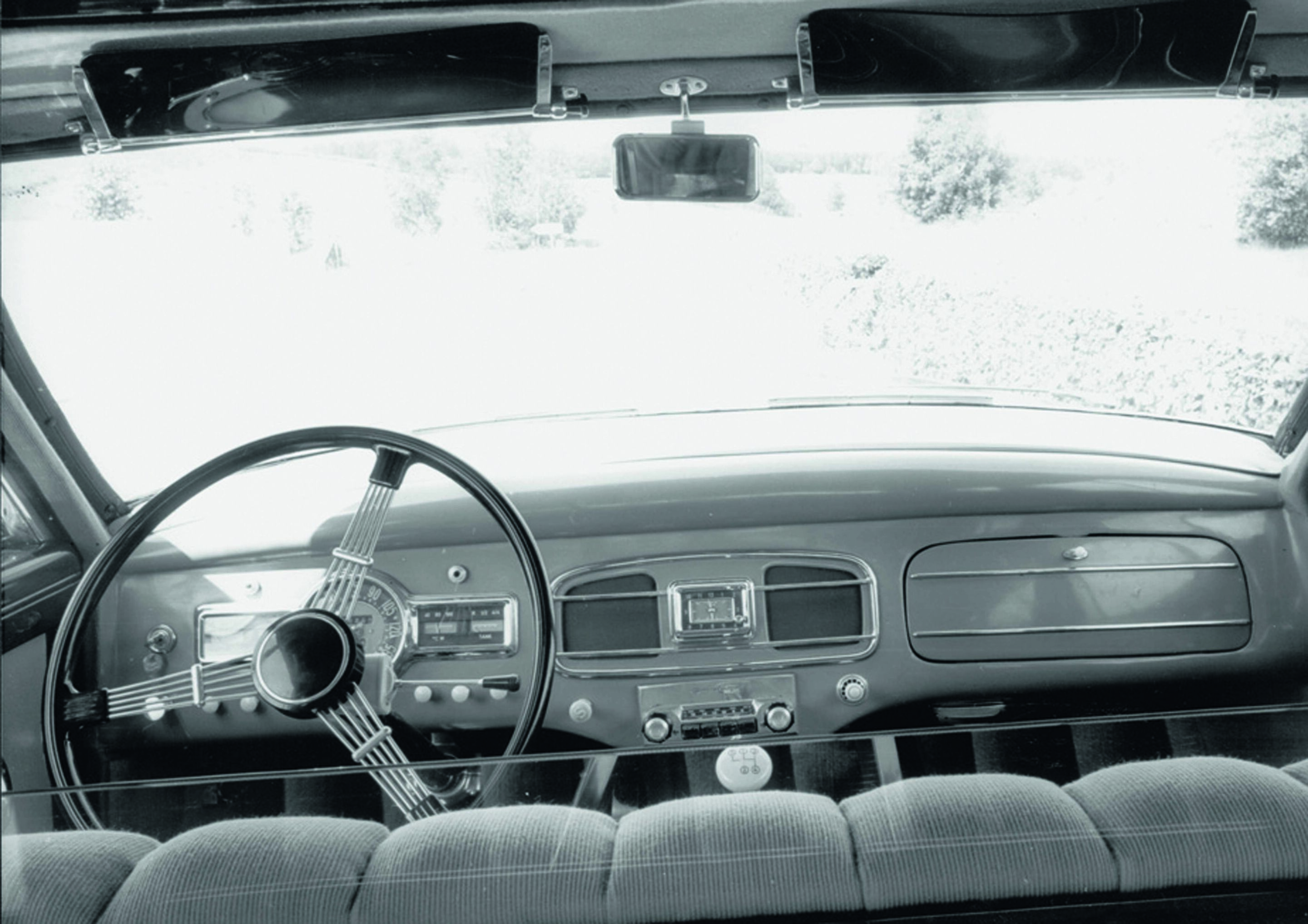 Anniversary magazine History - The last Horch - a rich array of instrumentation