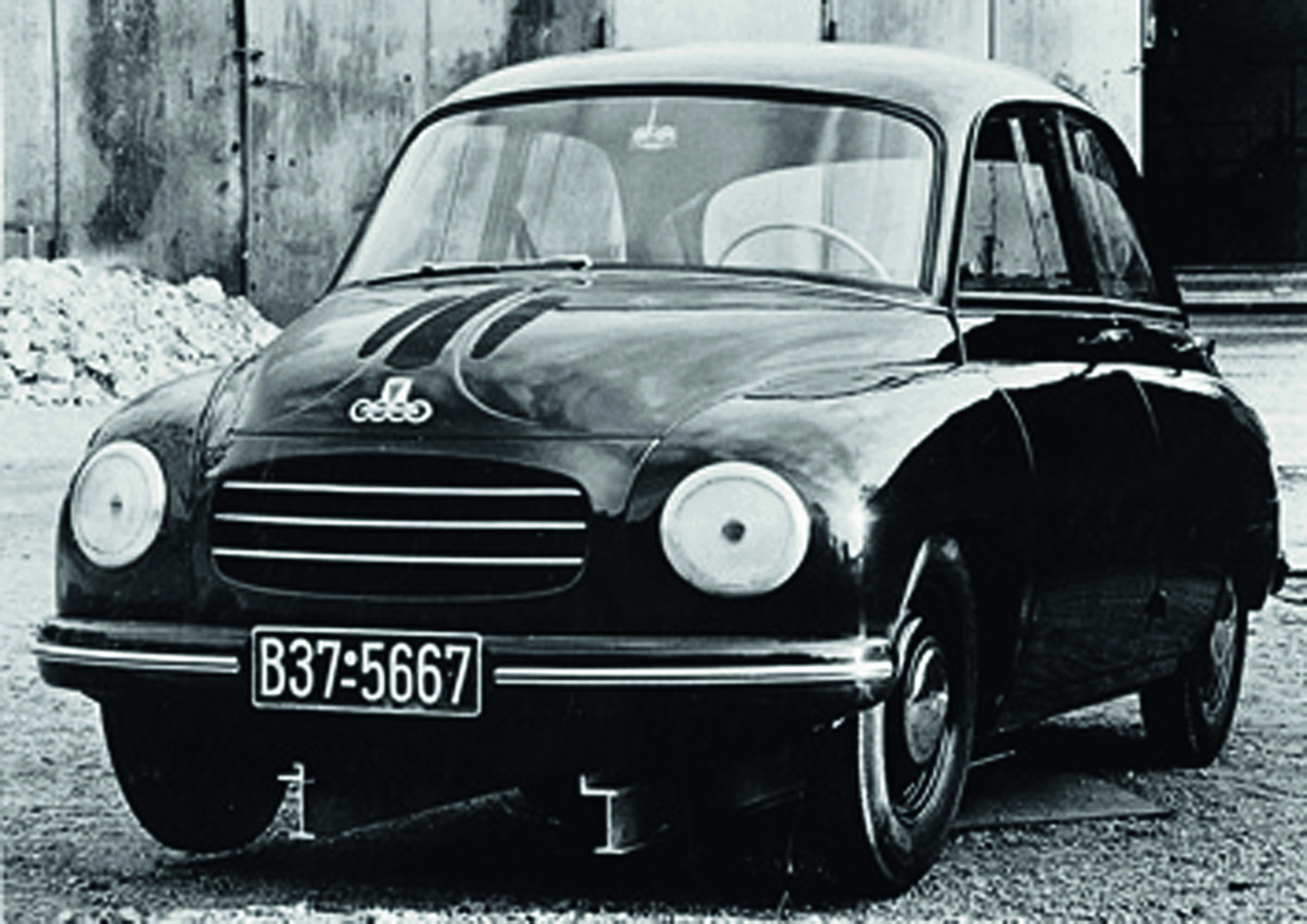 Anniversary magazine History - The DKW FX prototype of a microcar. It never went into production
