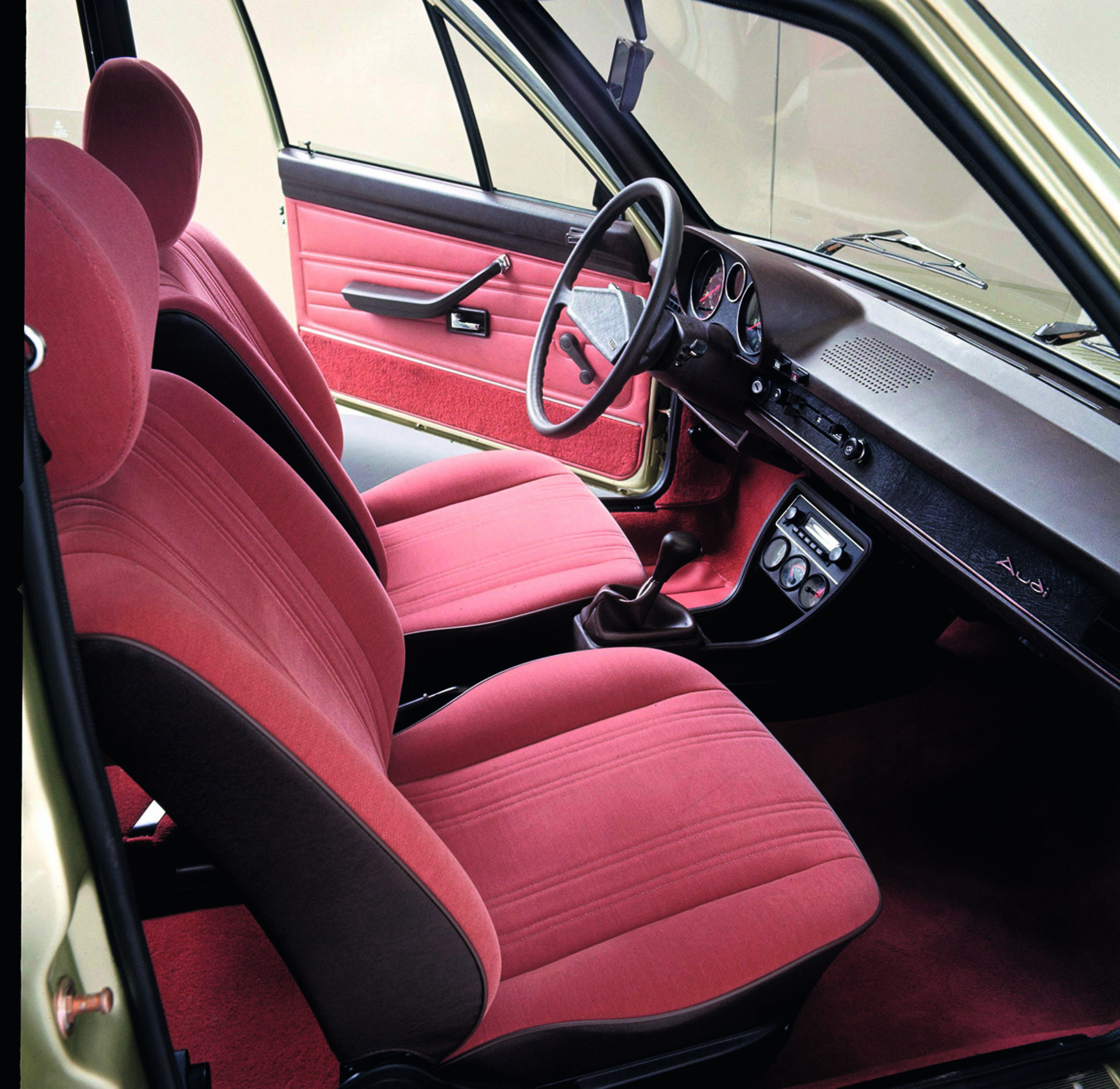 Anniversary magazine History - Clean look - the Audi 80 following the 1977 model year facelift