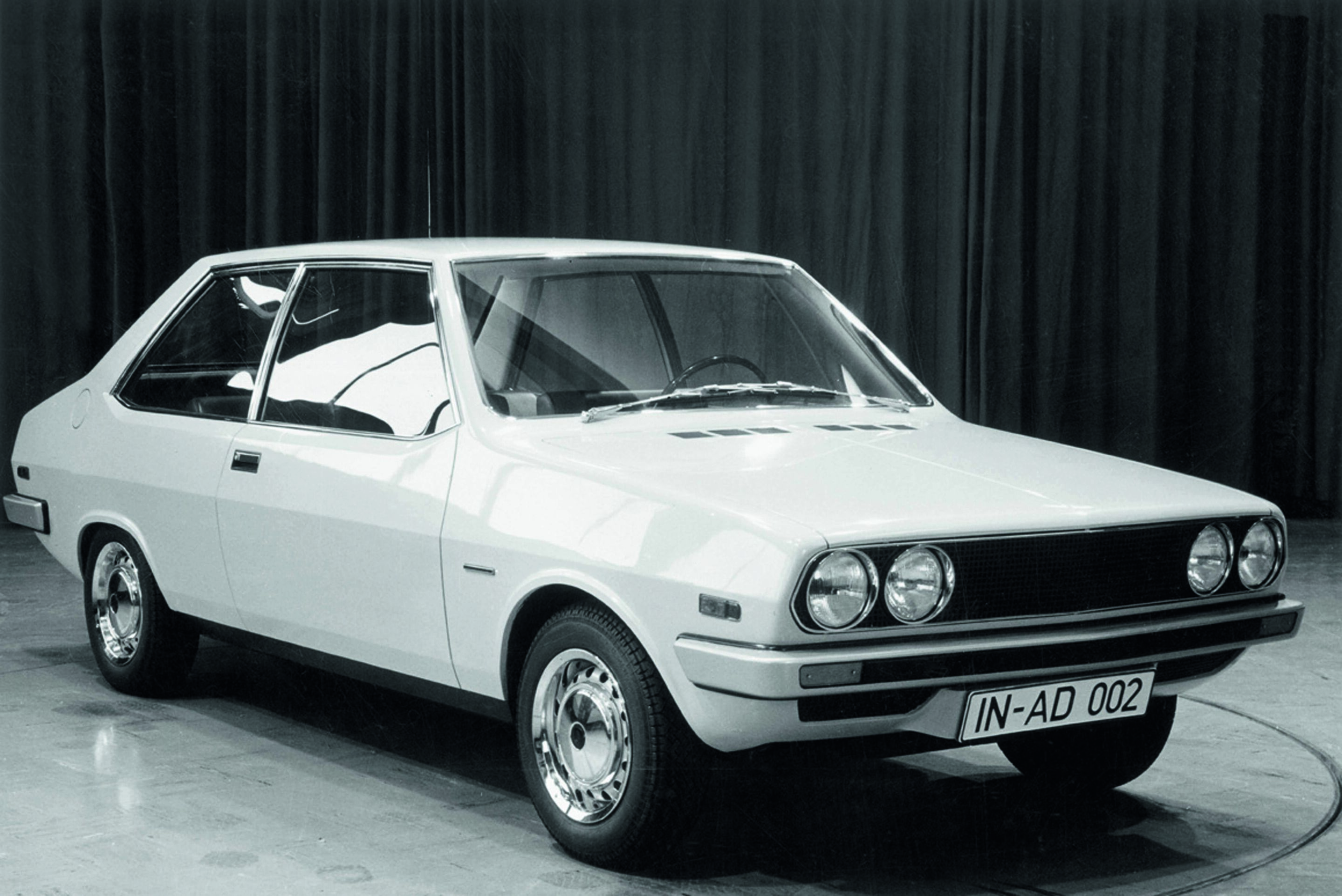 Jubiläumsmagazin Historie - Designvorschlag von Bertone für den Audi 80, 1972