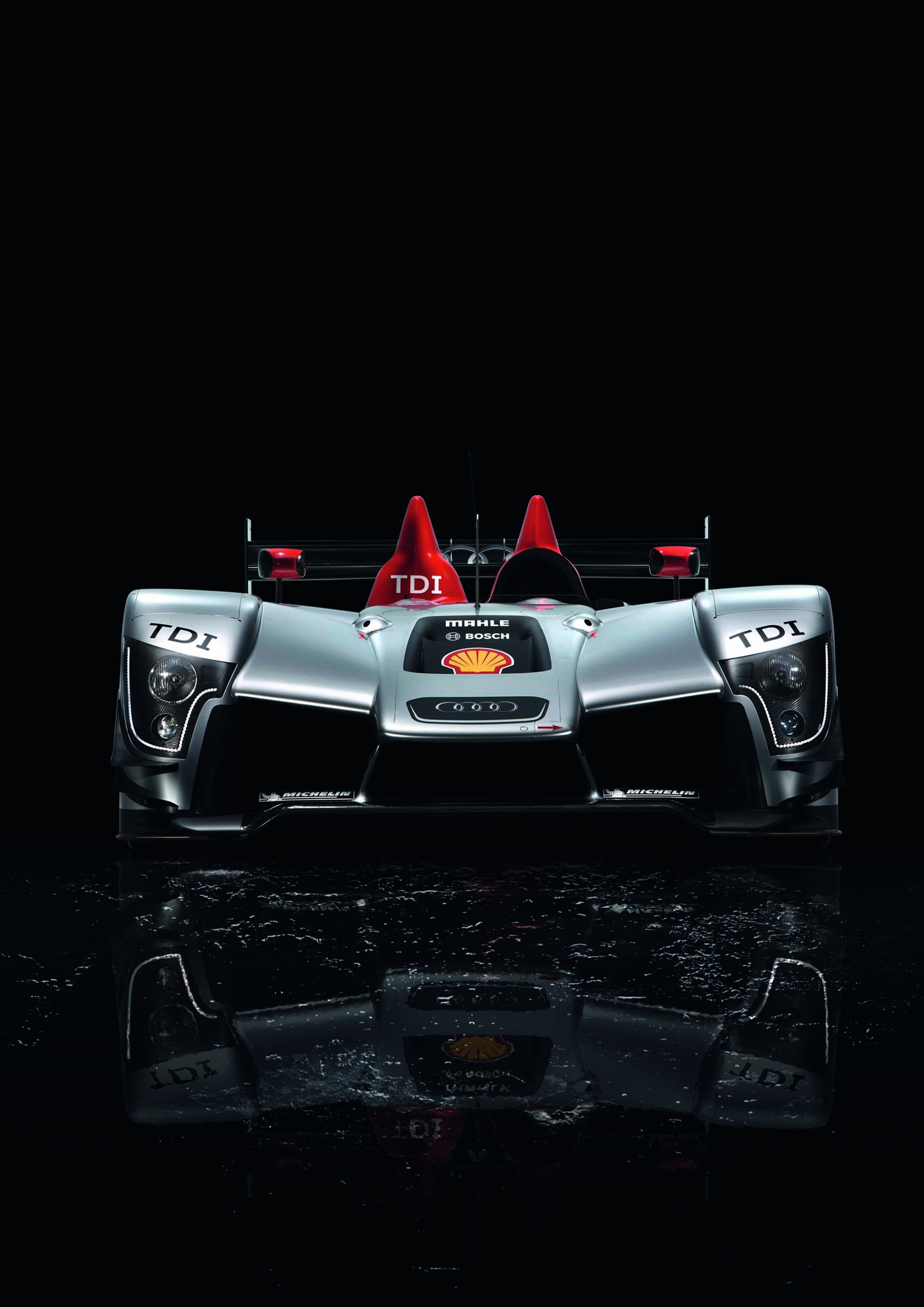 Anniversary magazine Motorsports - Audi R15 TDI - high nose, large nostrils for more downforce, low frontal aera, rear wing fixed in four places.