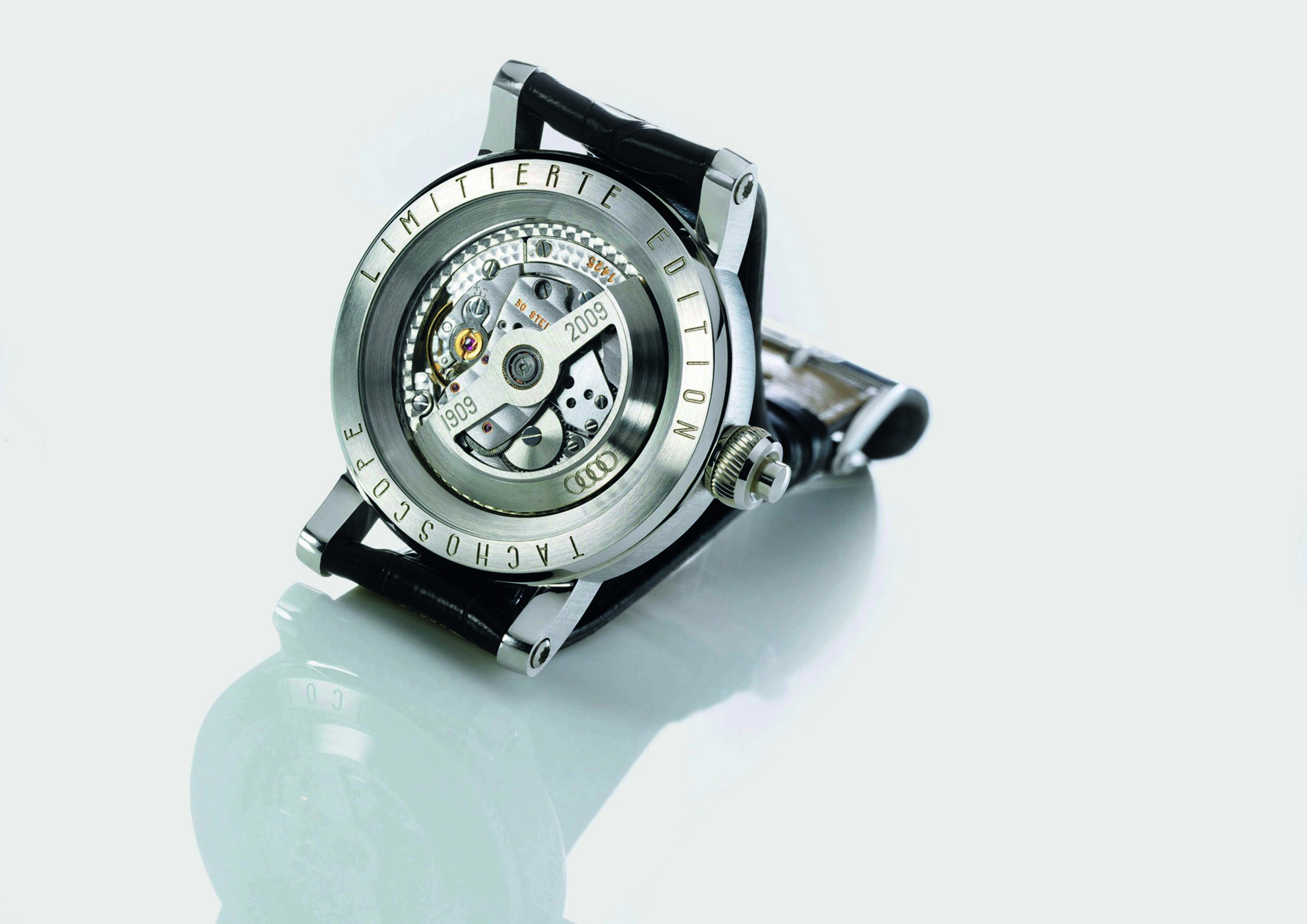 Jubiläumsmagazin Design - Tachoscope: Die Audi Jubiläumsuhr verbindet höchste Qualität und innovative Mechanik mit der Präzision von Audi Design.