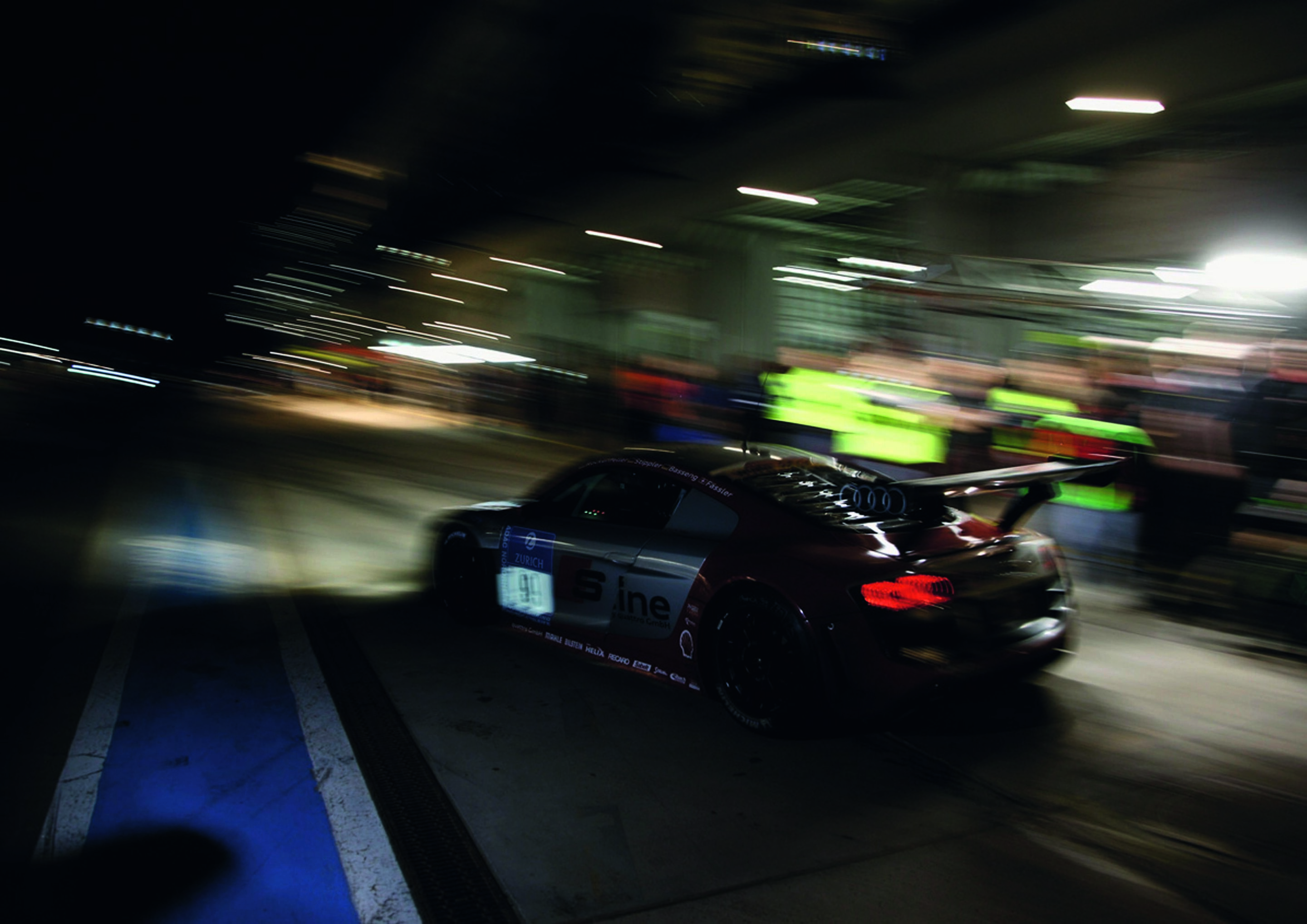 Anniversary magazine Motorsports - Fascination night - the 24-hour race at the Nürburgring.