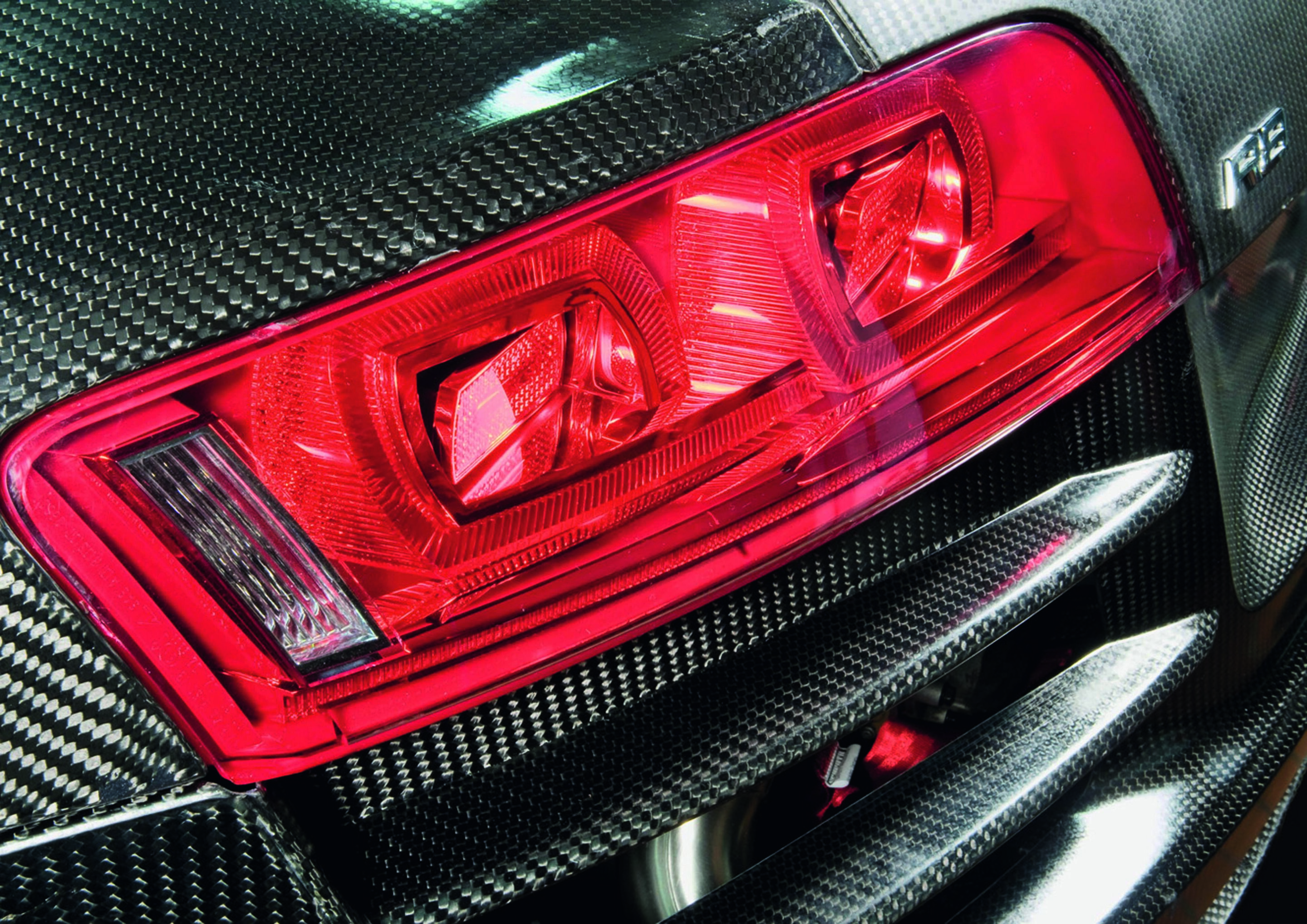 Anniversary magazine Motorsports - Audi R8 LMS - except for the doors and roof, the shell of the R8 LMS is made from carbon-fibre.