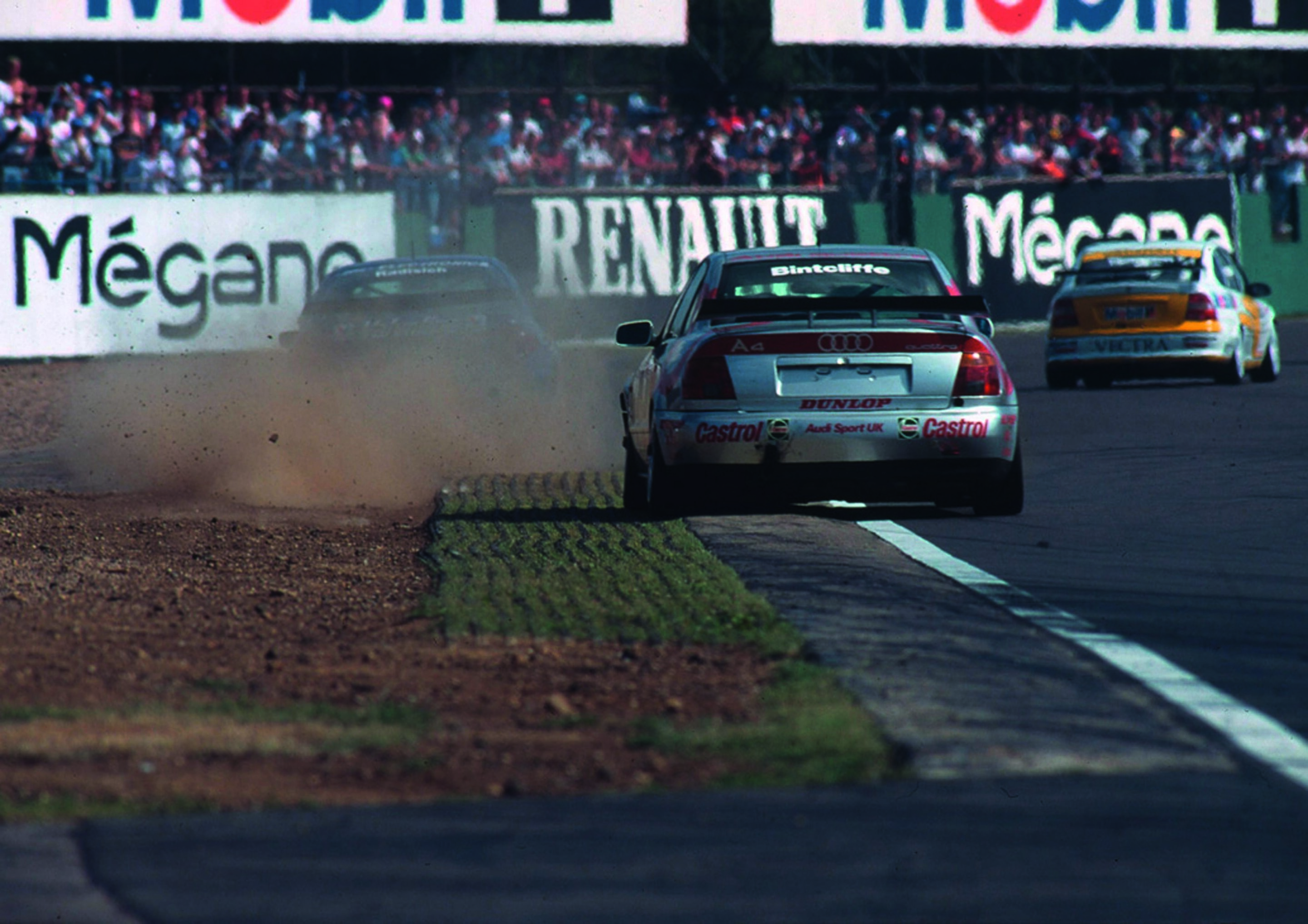 Anniversary magazine Motorsports - Audi 80 Supertouring - there was plenty of action in two-litre touring car racing (here in the BTCC).