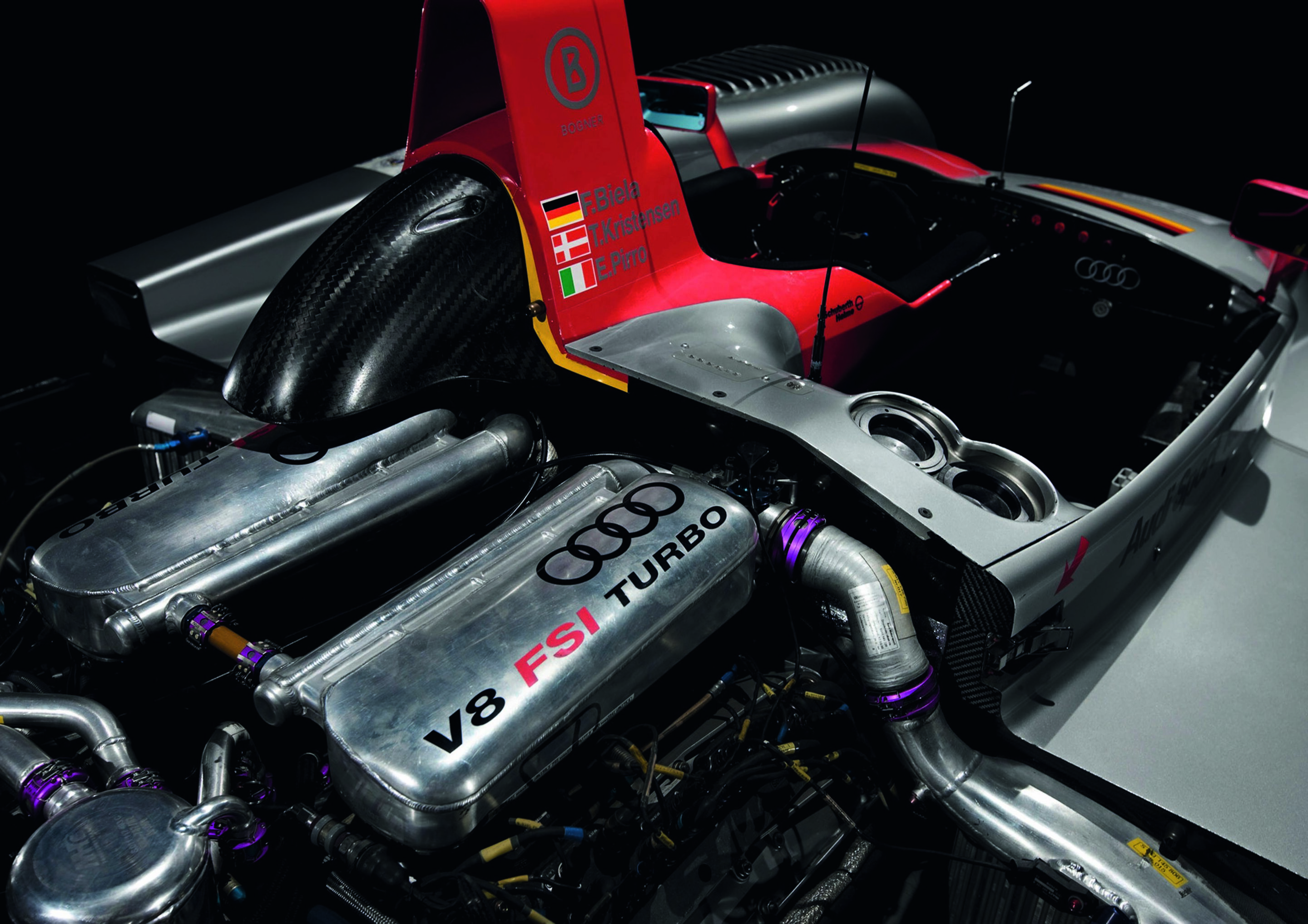 Anniversary magazine Motorsports - Audi R8 Le Mans - the V8 bi-turbo drew its fuel from the FSI direct injection at 100 bar pressure.