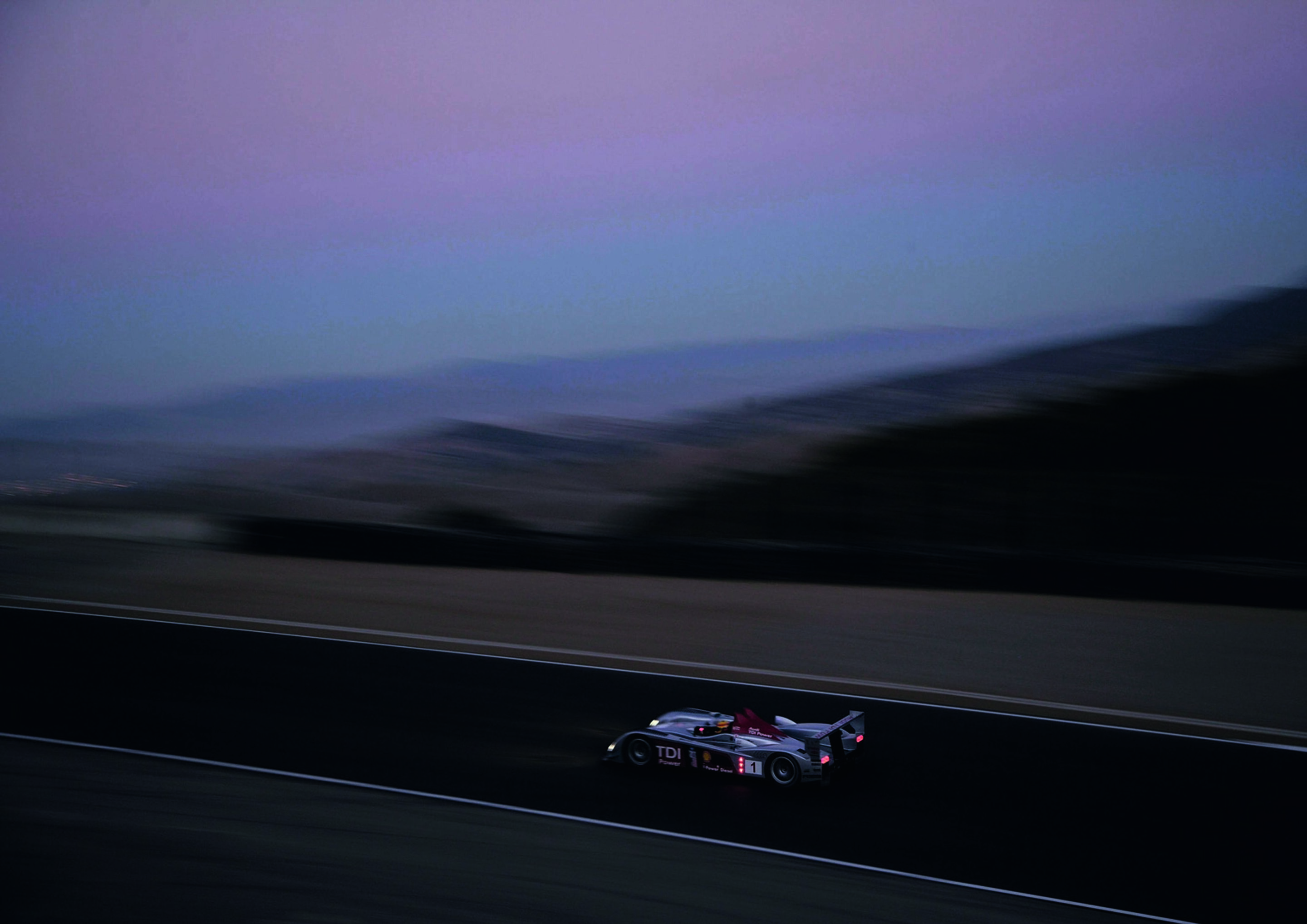 Anniversary magazine Motorsports - Audi R10 TDI - the narrow band between 3,000 and 5,000 r/min is where it all happens, albeit very quietly.