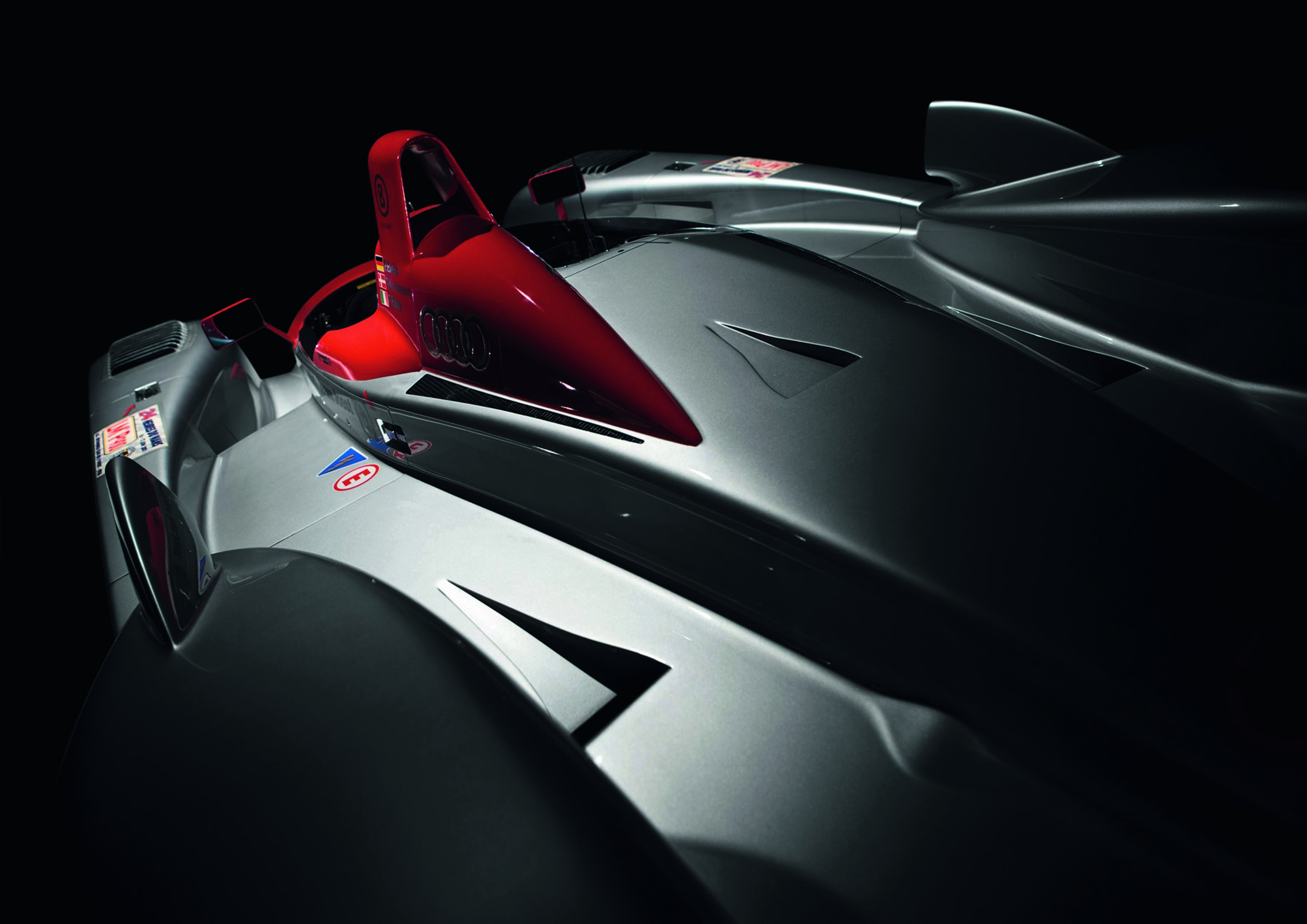 Anniversary magazine Motorsports - Audi R8 Le Mans - the superhero