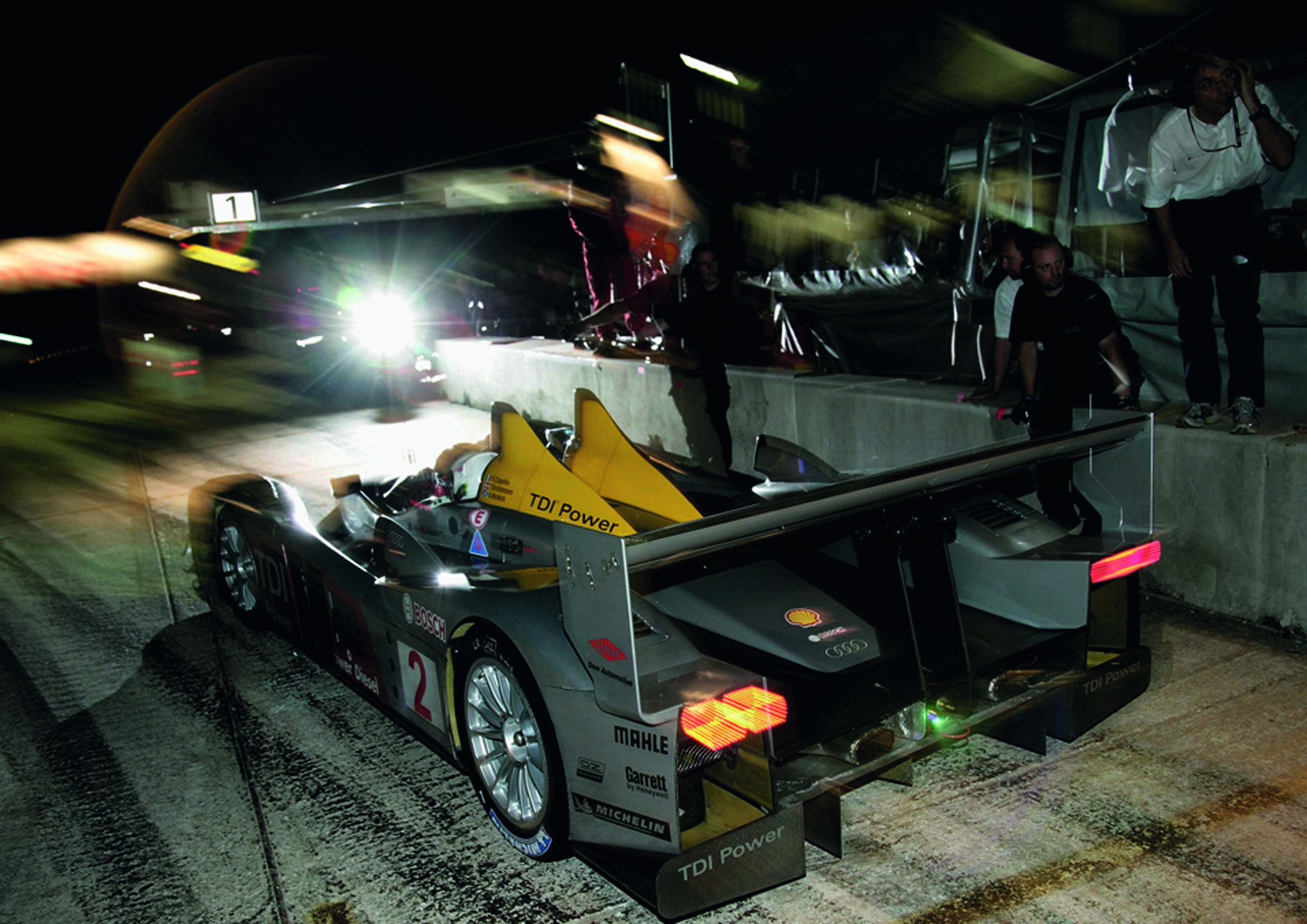 Anniversary magazine Motorsports - Vibration test - the R10 TDI began its career on the bumpy airstripe circult in Sebring - with a win.