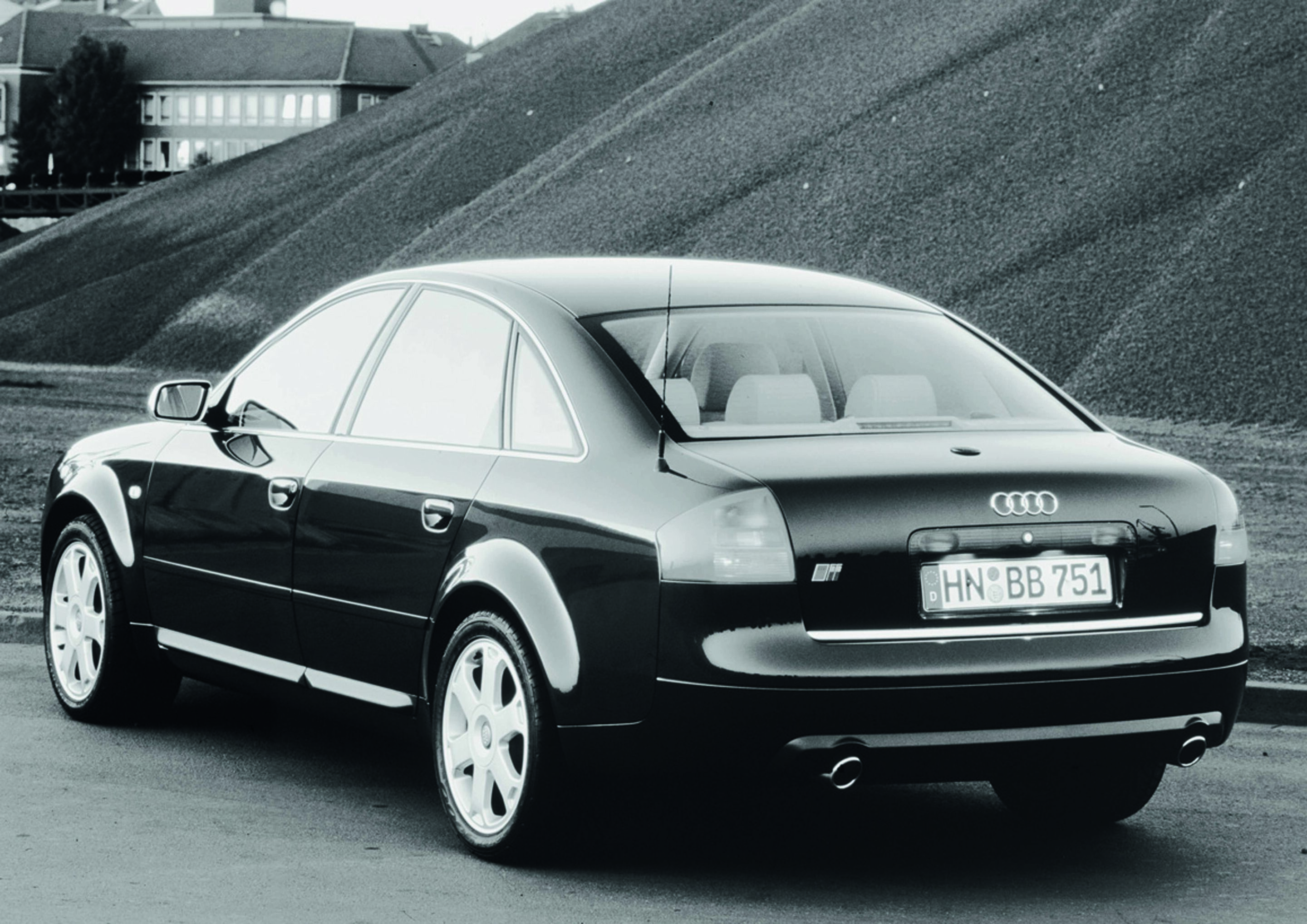 Anniversary magazine Design - Audi A6 - the fifth-generation A6 (1997) underscored Audi´s role as a leading design brand. The interplay of gentle curves with the taut body gave it a sculptural character.
