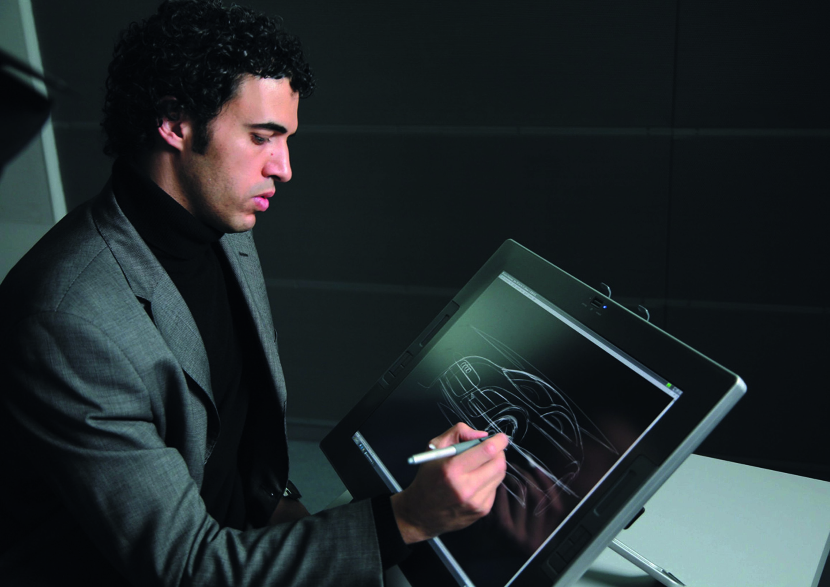 Jubiläumsmagazin Design - Audi Design: Viele Skizzen entstehen direkt auf dem Computerbildschirm.
