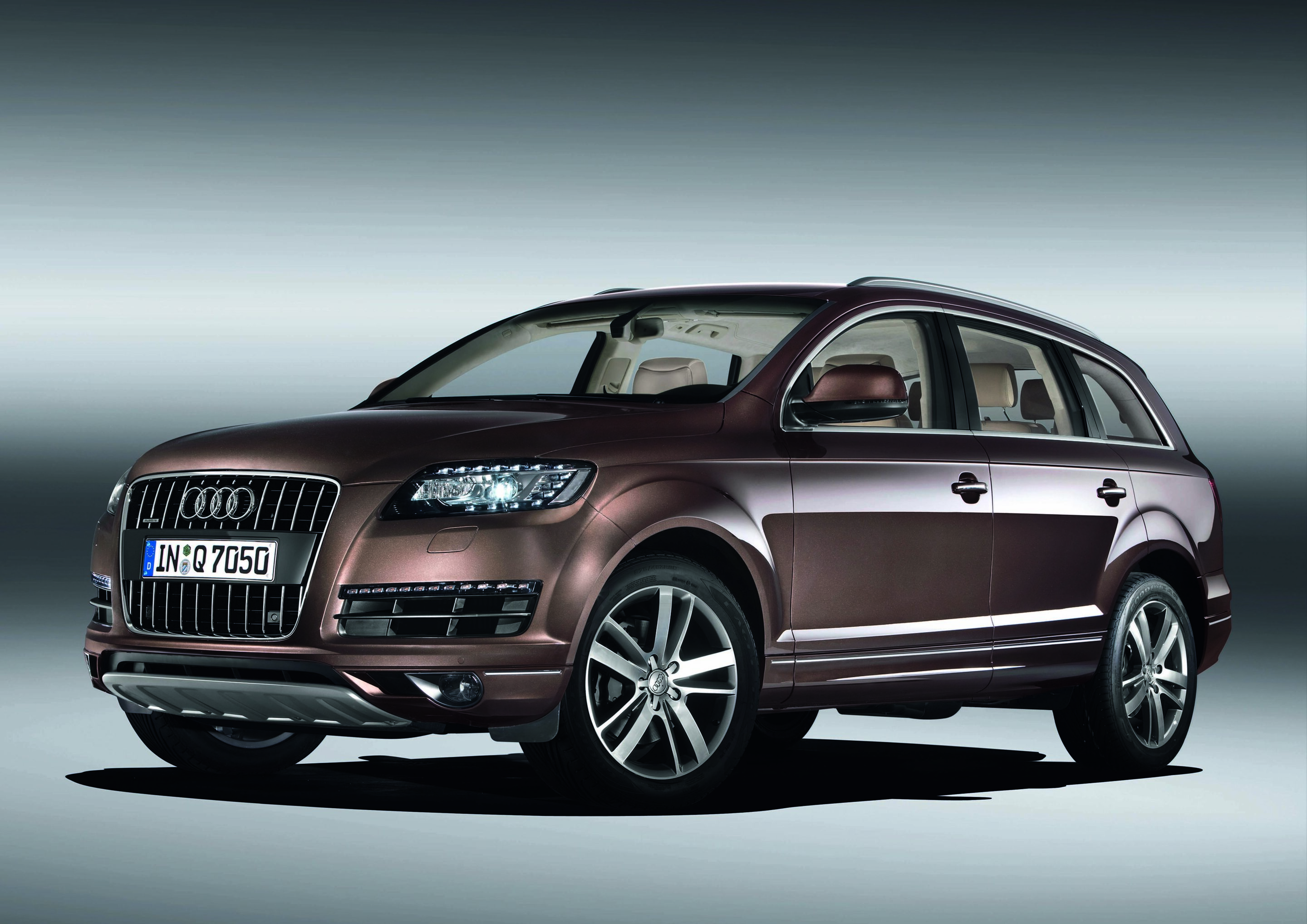 Audi Q7 - Colour: Teak Brown