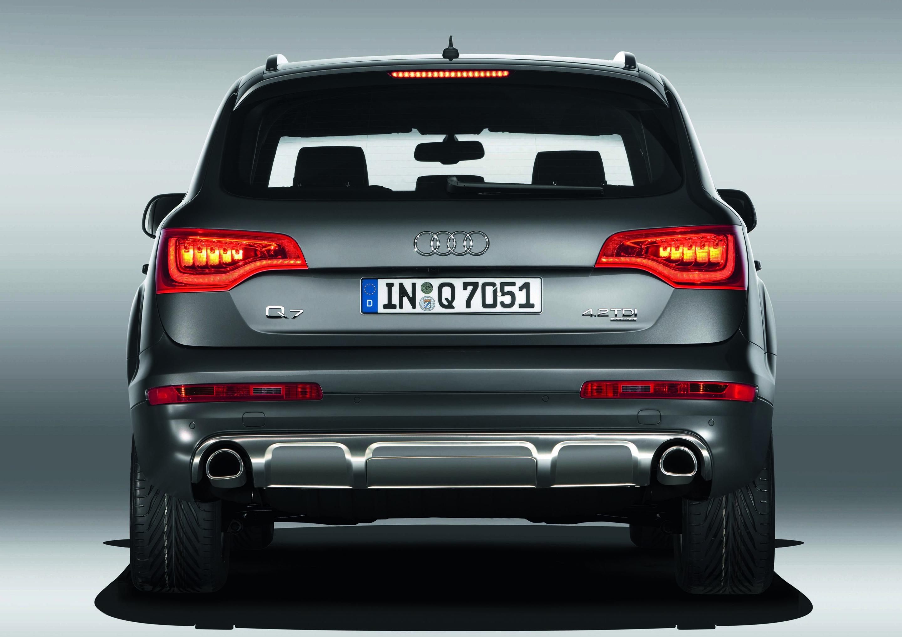 Audi Q7 - Colour: Graphite grey