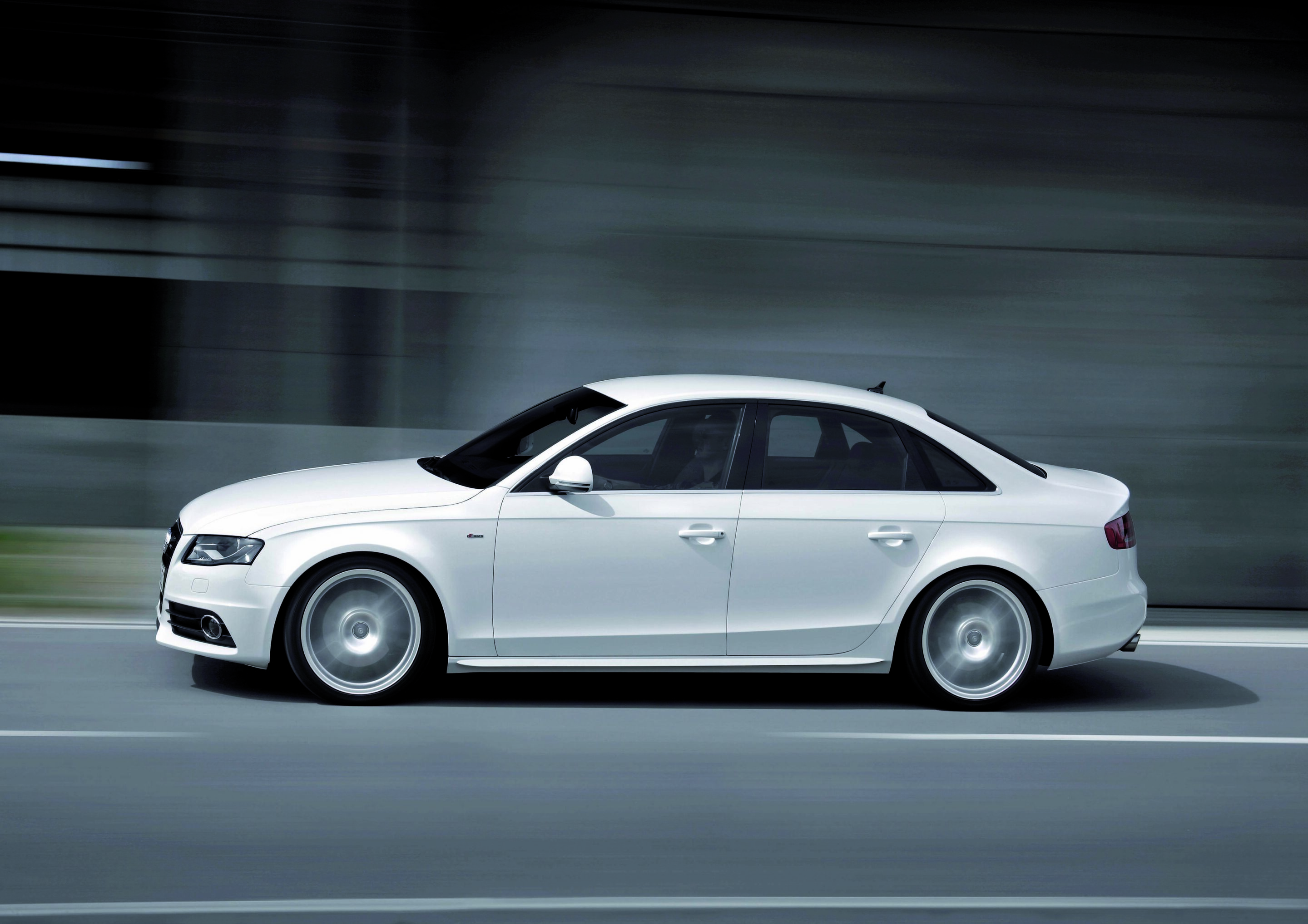 Audi A4: Fahraufnahme