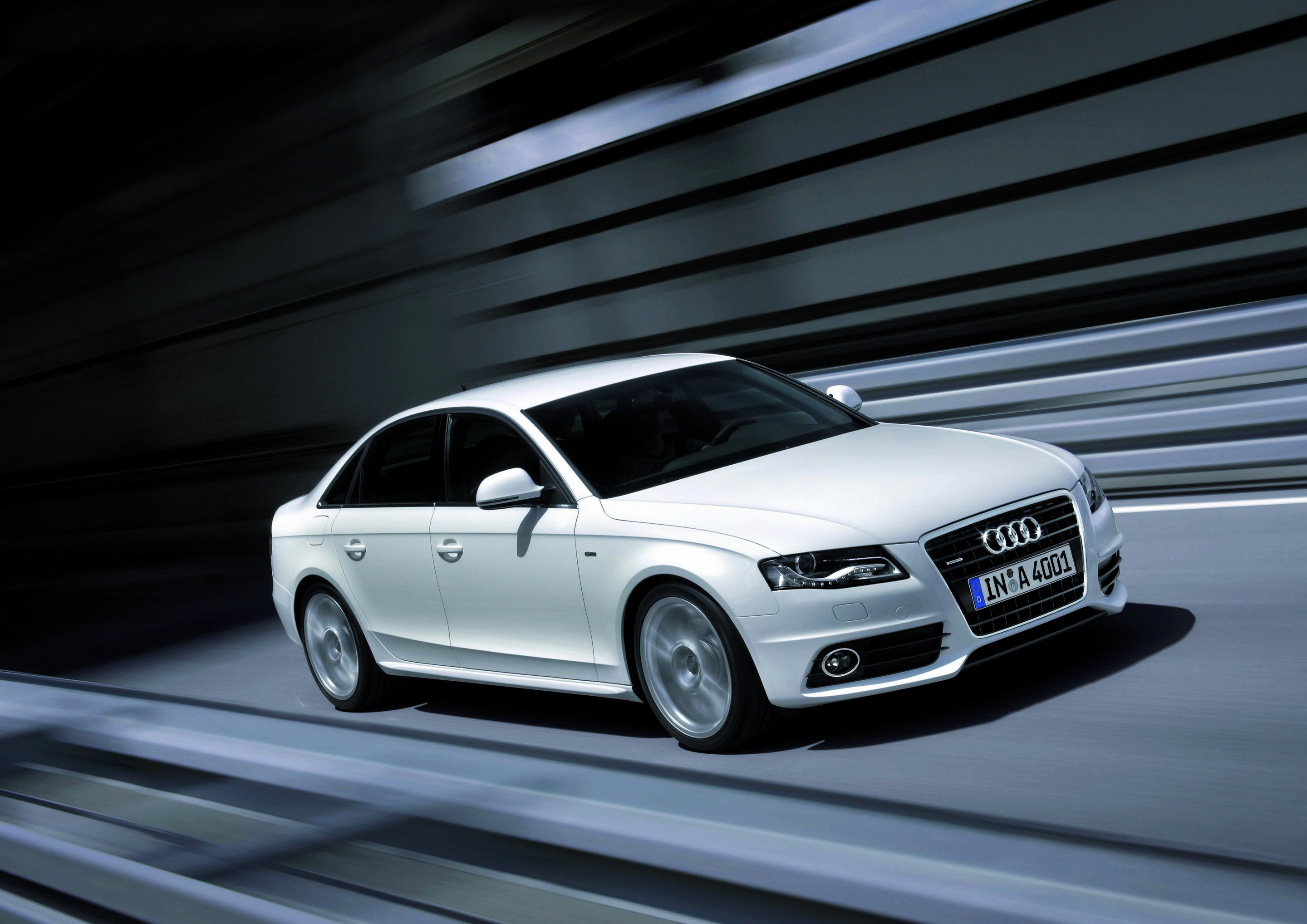Audi A4: Fahraufnahme