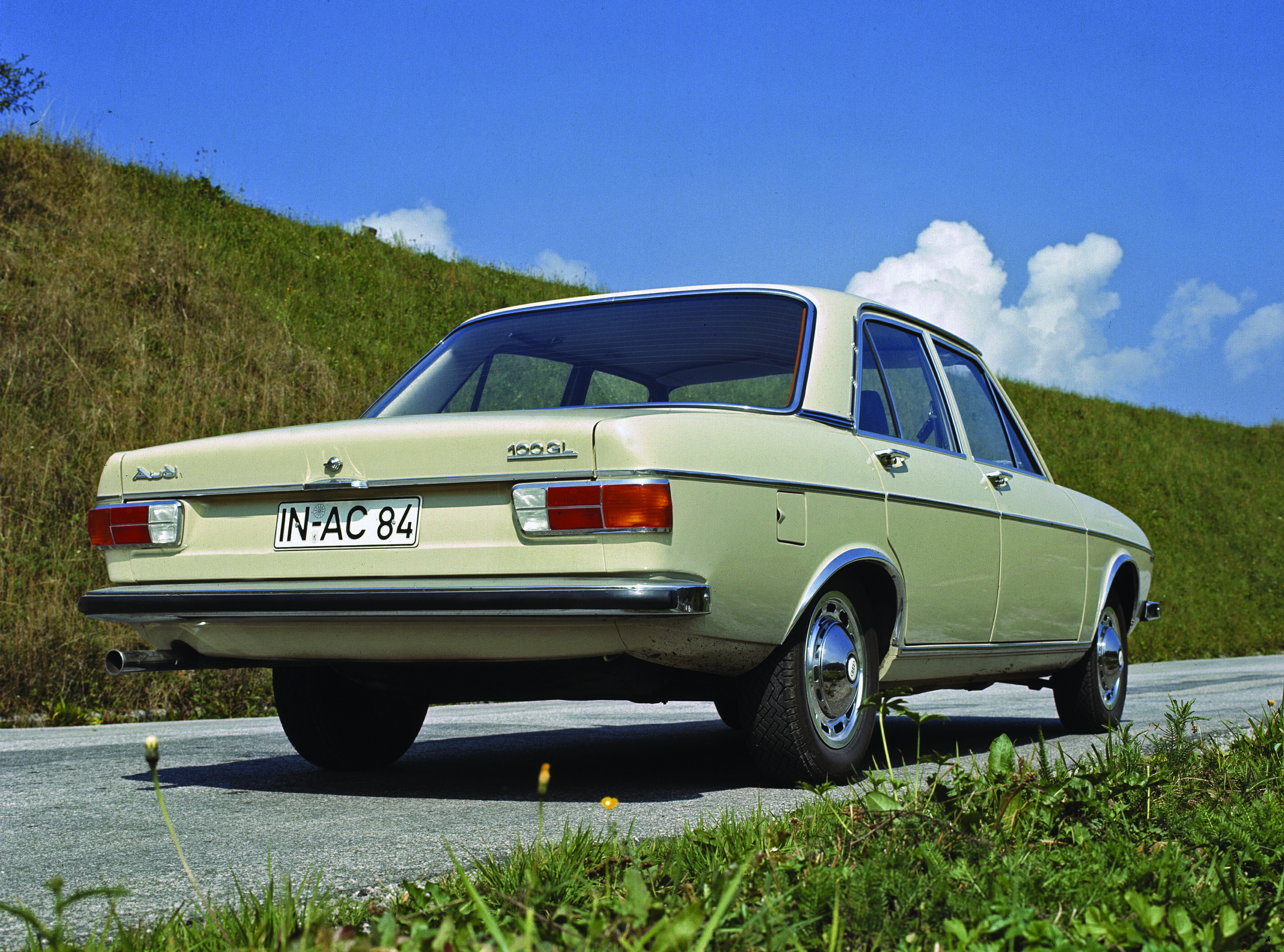 Audi 100