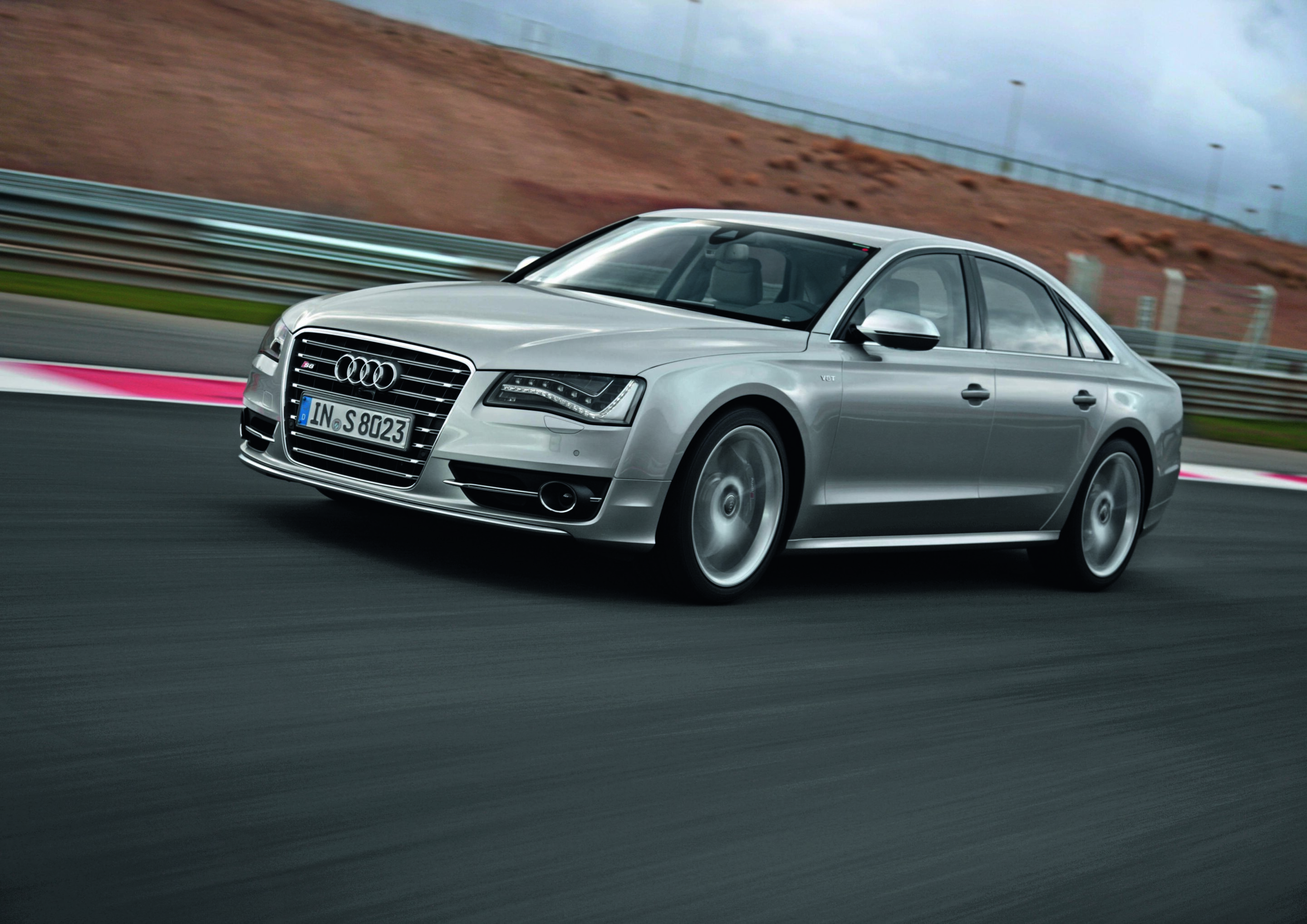 Audi S8 - Colour: Prism Silver