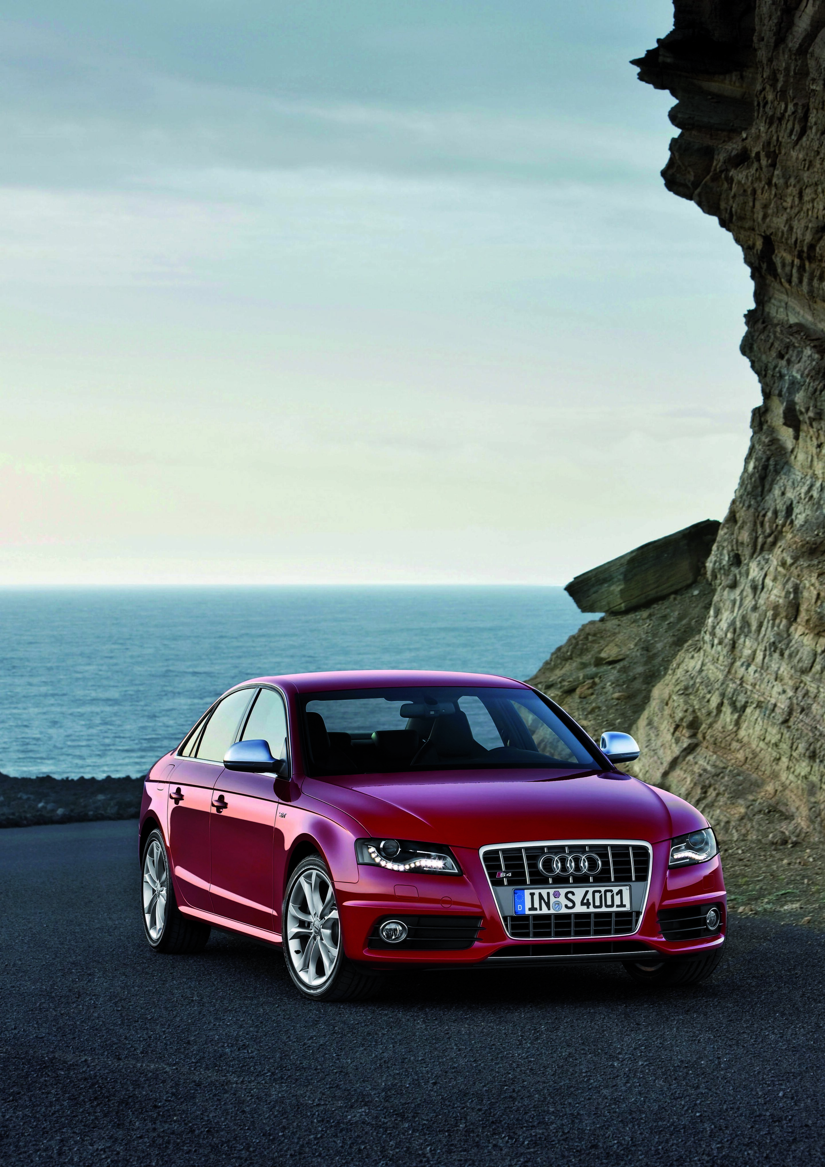 Audi S4 - Colour: Brillant Red