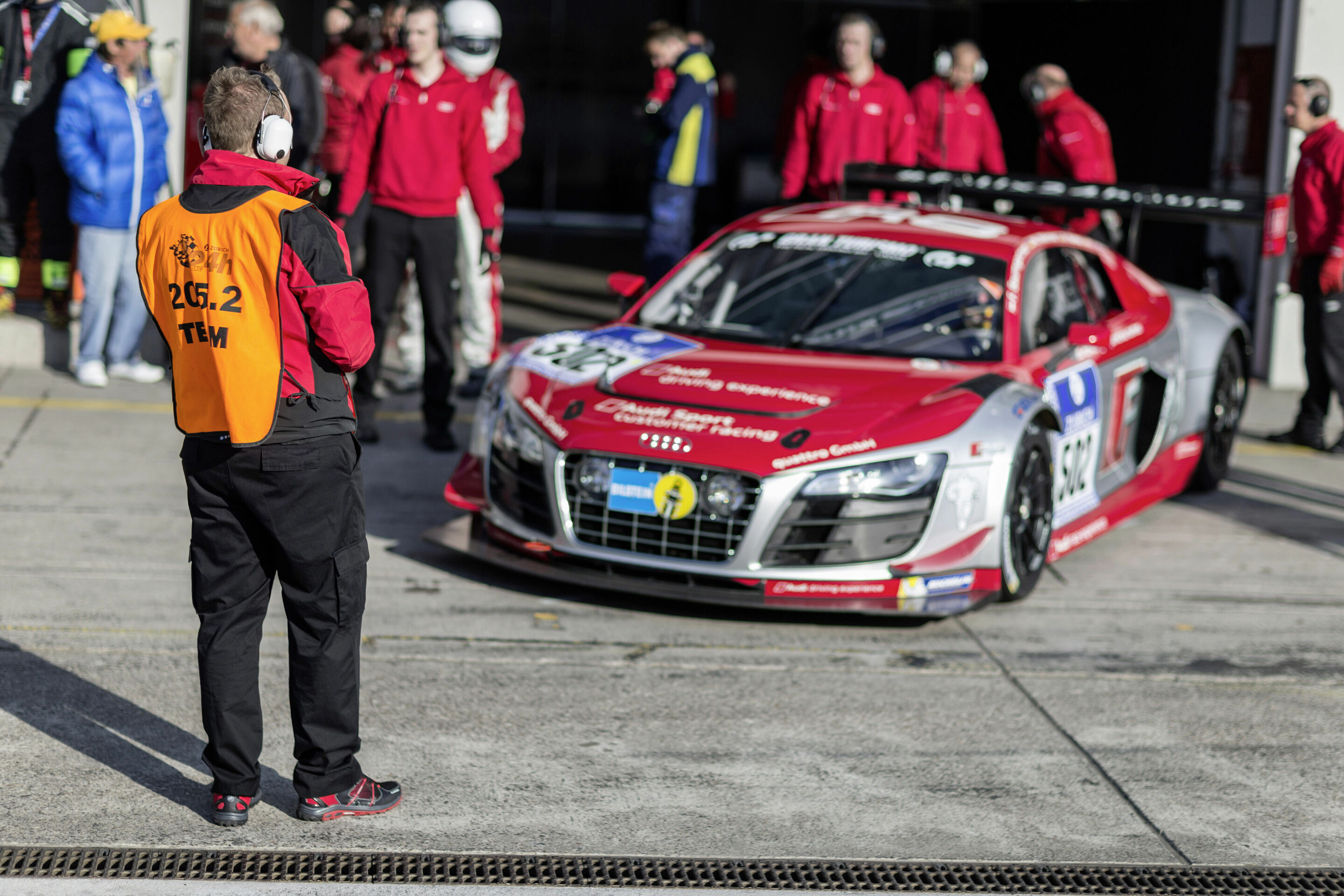 Felix Baumgartner to drive Audi R8 at Nürburgring 24 Hours - Pit-stop for the R8 LMS ultra