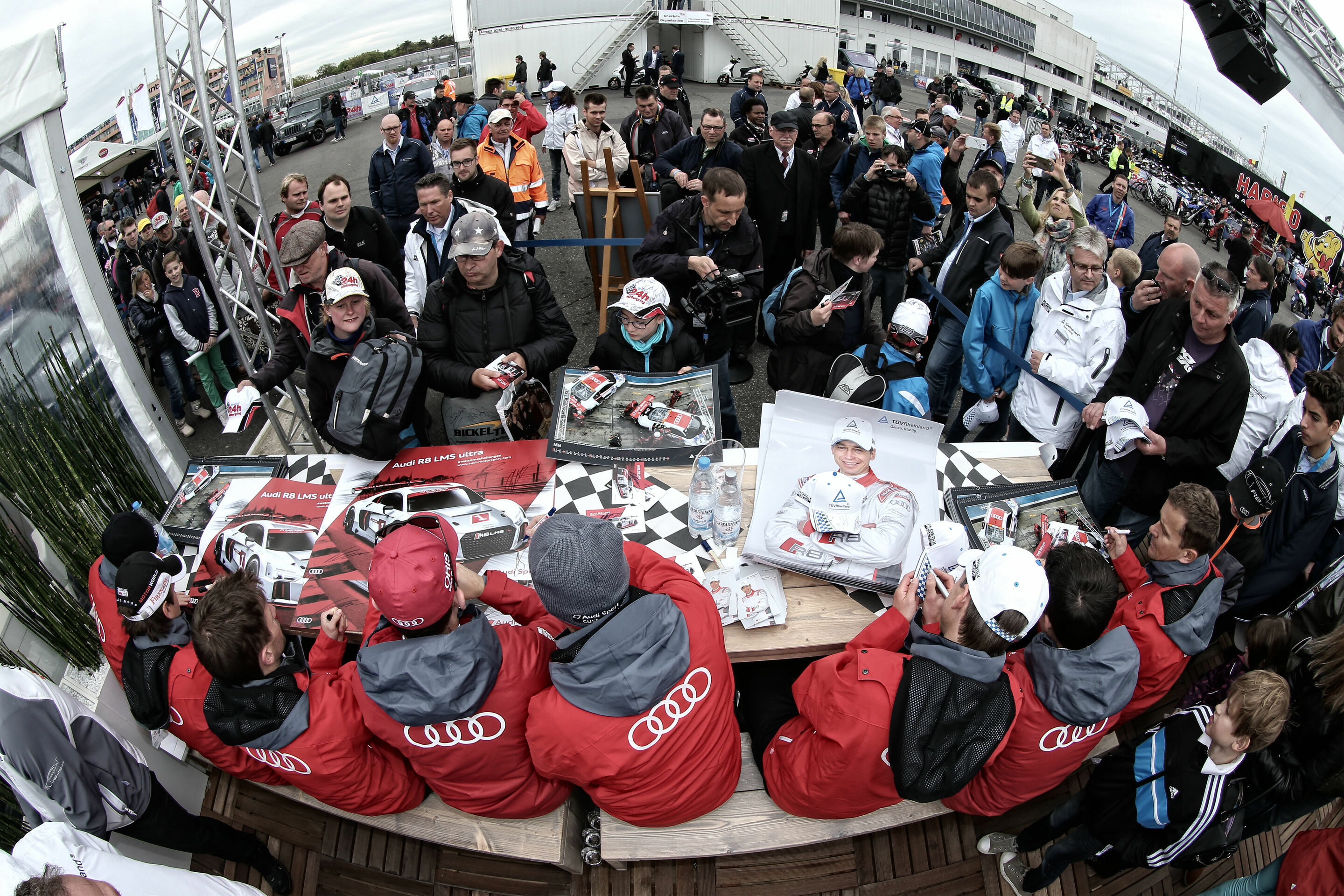 24 Hours Nürburgring 2015 - Autograph session