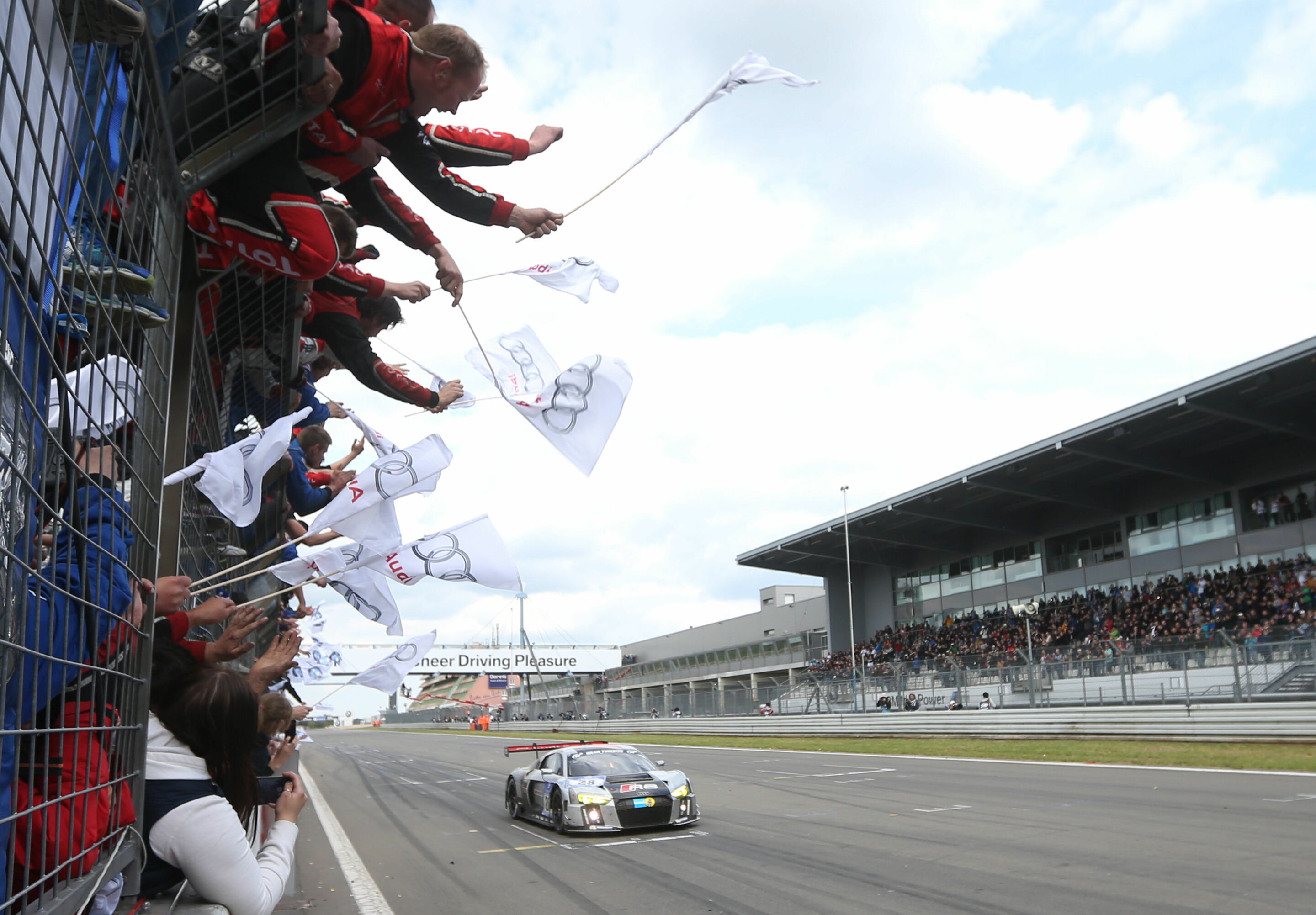 24 Hours Nürburgring 2015 - Audi R8 LMS #28 (Audi Sport Team WRT), Christopher Mies/Nico Müller/Edward Sandström/Laurens Vanthoor