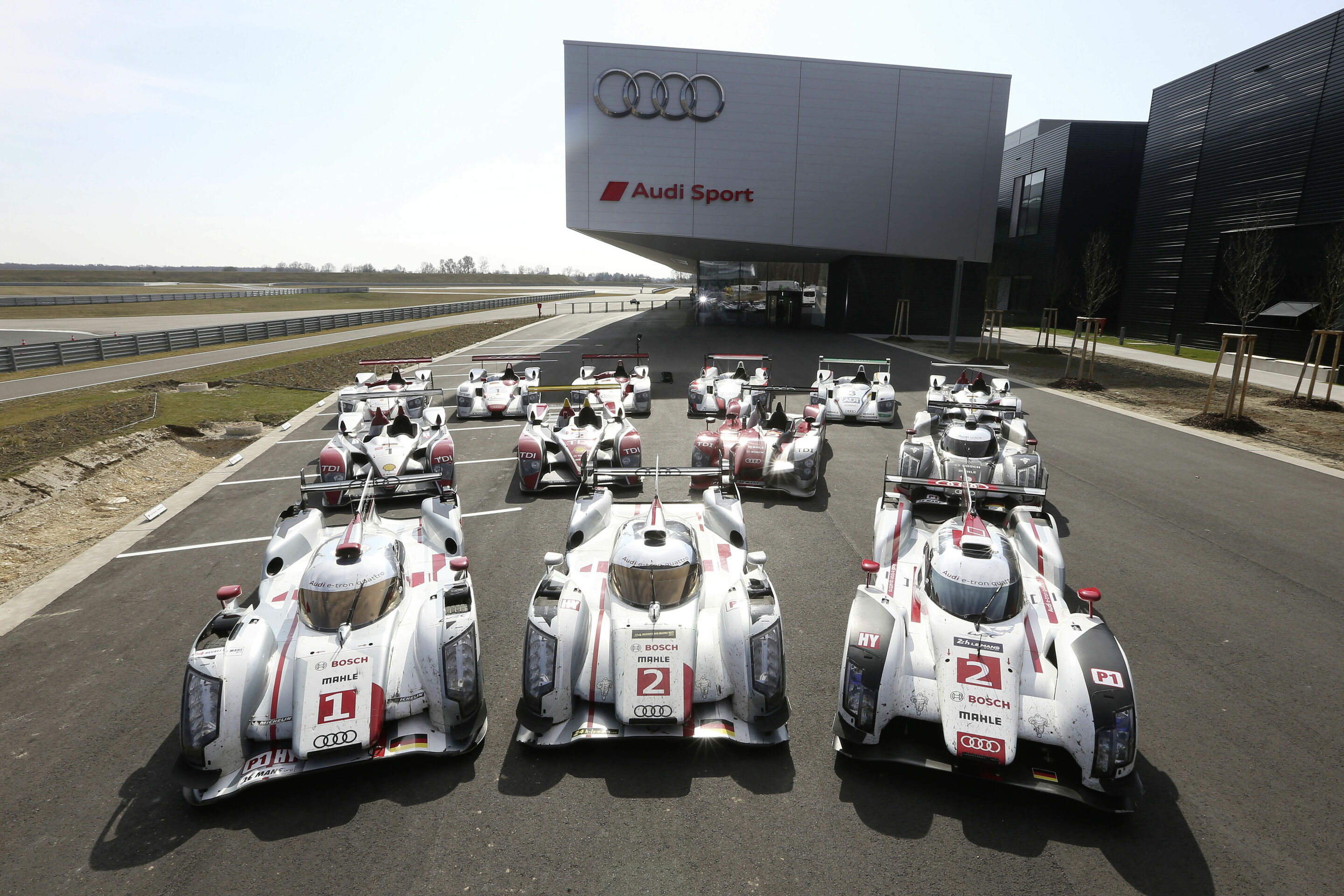 United for the first time: Audi’s 13 Le Mans winners - 29 days to go until the Le Mans 24 Hours: Audi is intensively preparing to battle for its 14th victory in the world’s toughest endurance race. Since 2000, the brand has won the race 13 times. This...