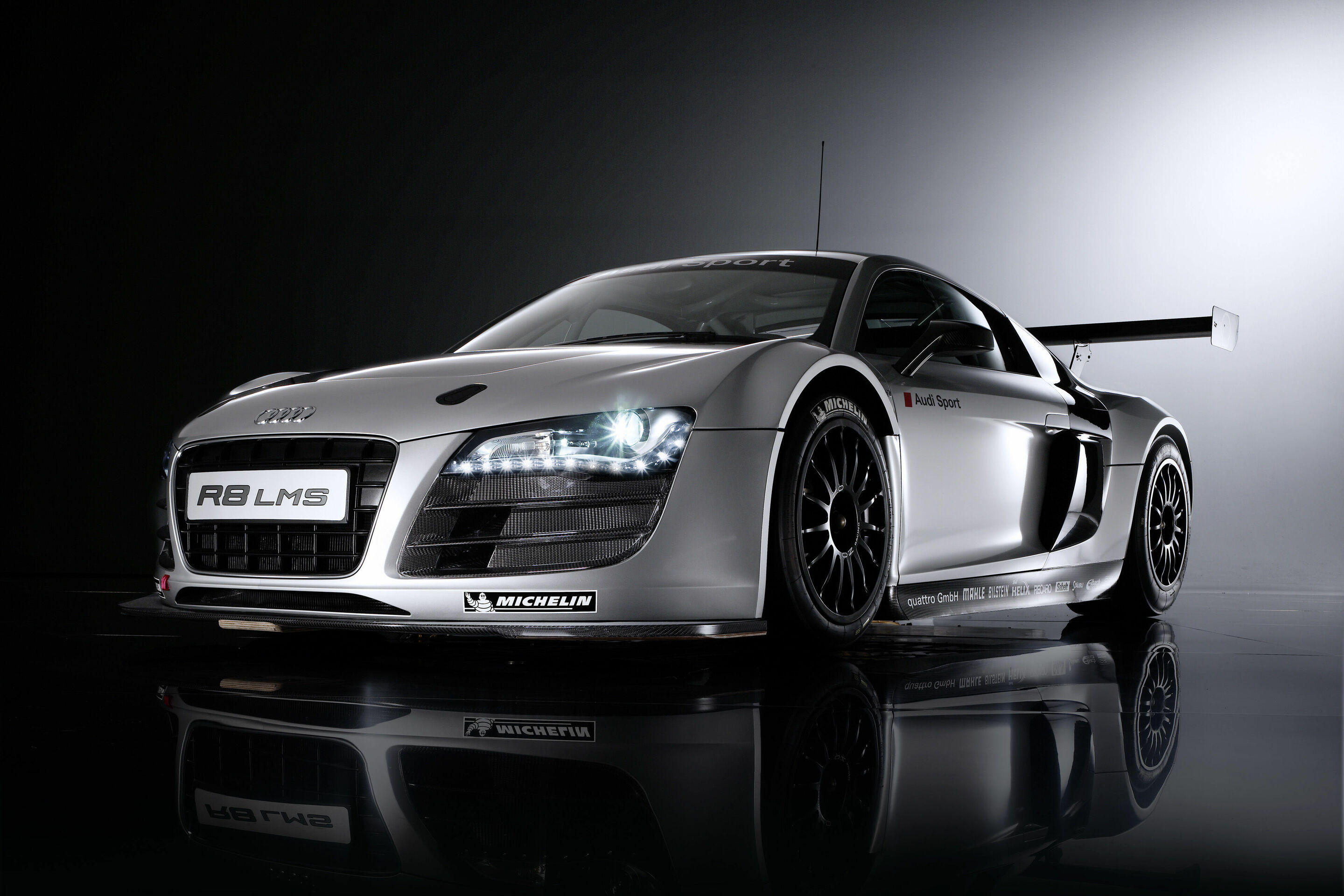 Audi Motorsport Historie - 2009: Premiere des Audi R8 LMS
