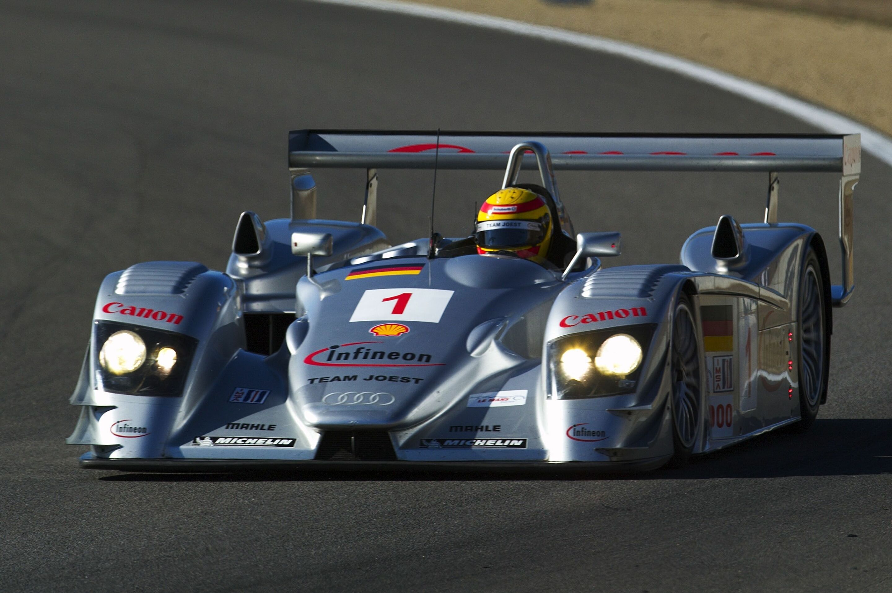 Audi Motorsport Historie - 2003: Audi gewinnt mit dem R8 den vierten ALMS-Titel in Folge
