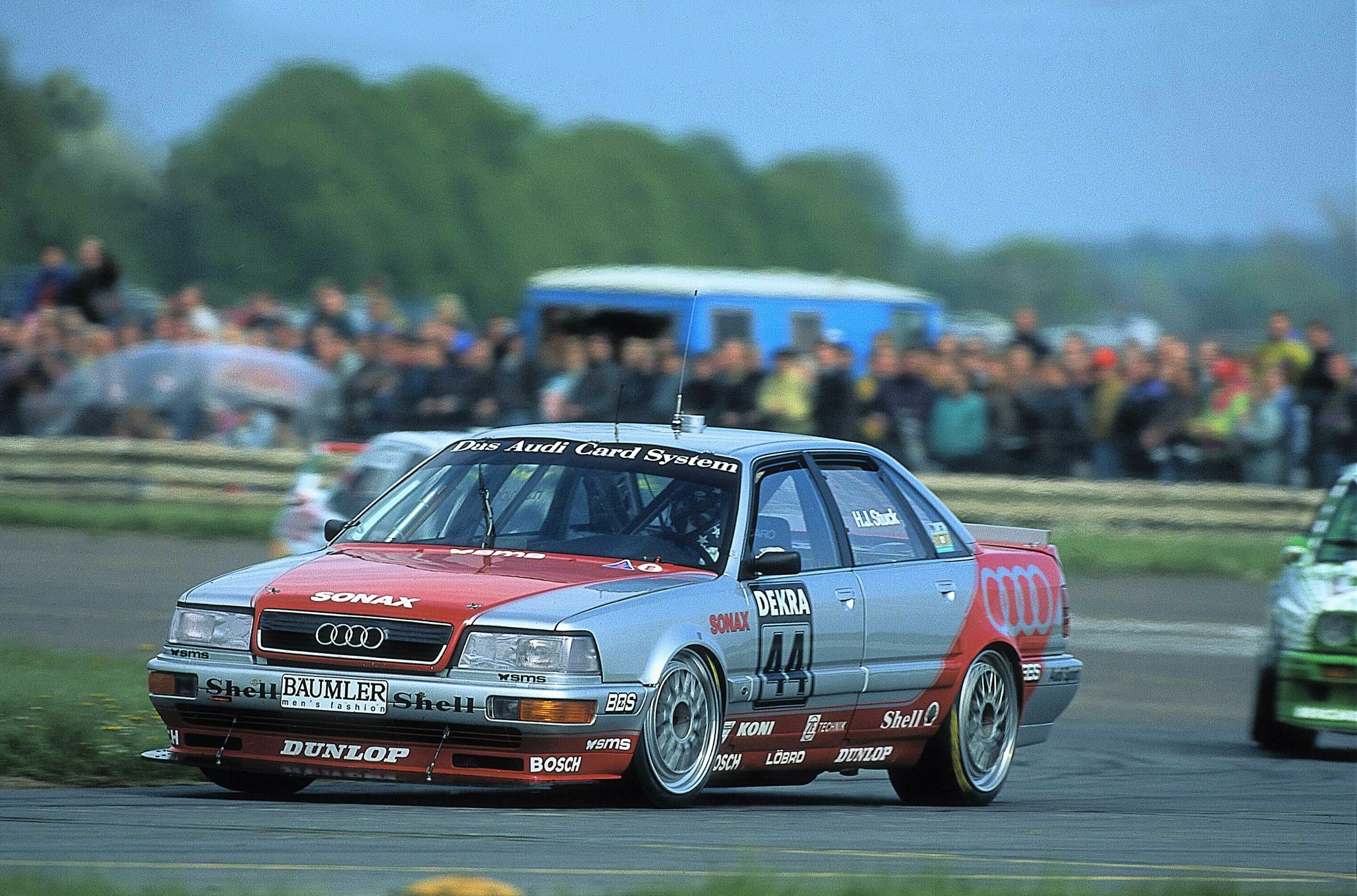 Audi Motorsport Historie - 1992: Der Audi V8 quattro im neuen silbernen Outfit