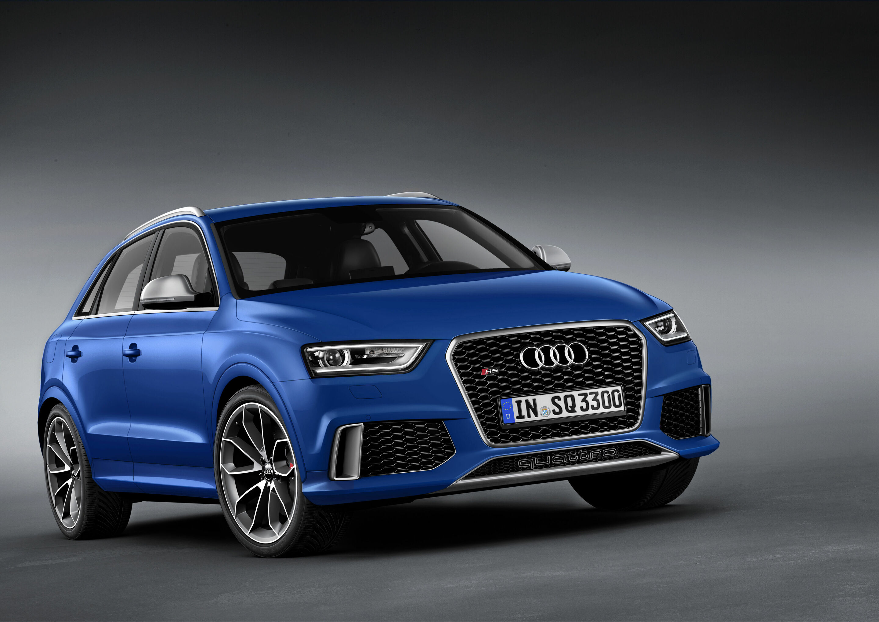 Audi RS Q3 - Static photo

Colour: in crystal effect paint finish Ara Blue