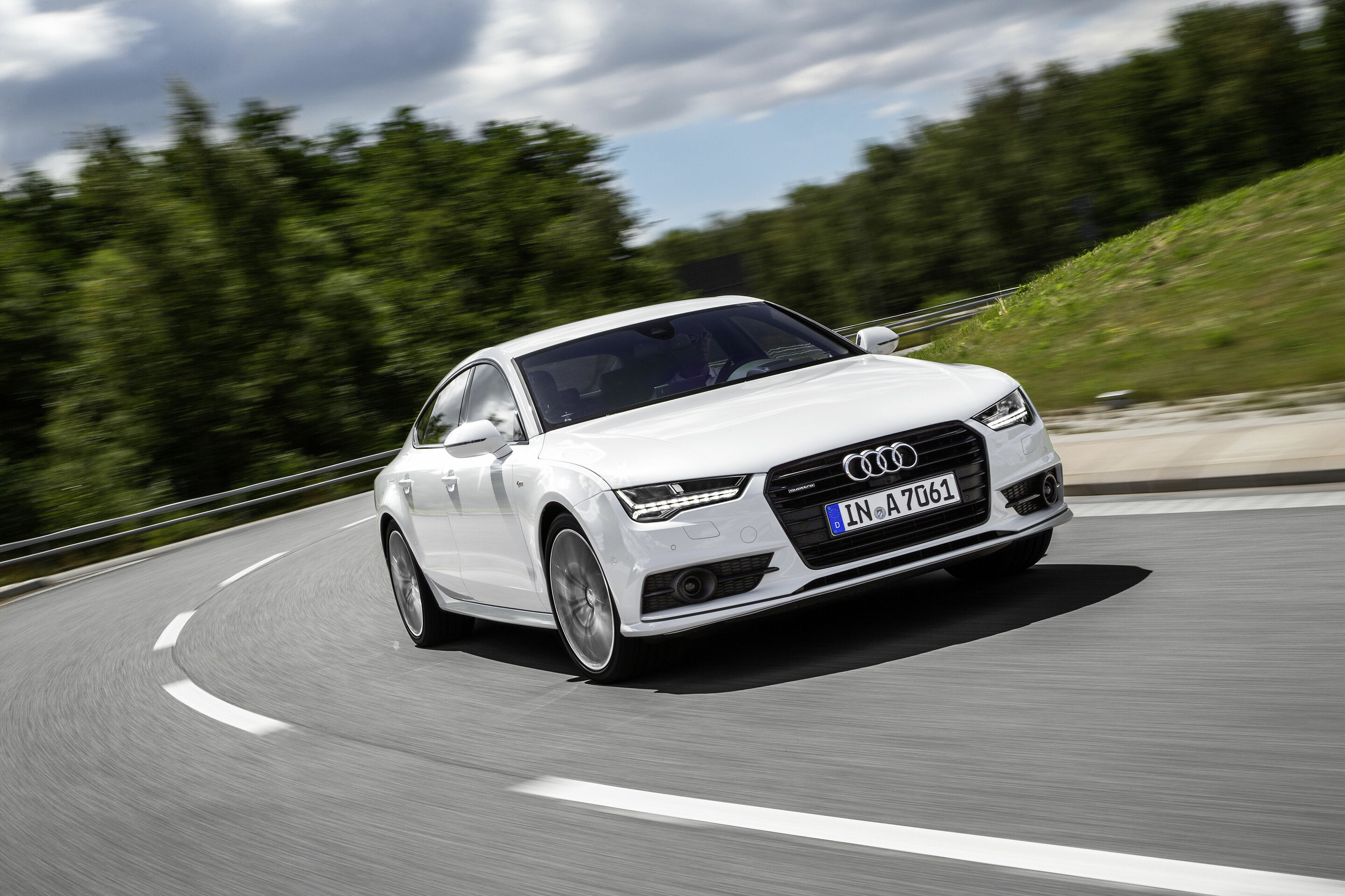 Audi A7 Sportback, Fahraufnahme - Farbe: Gletscherweiß