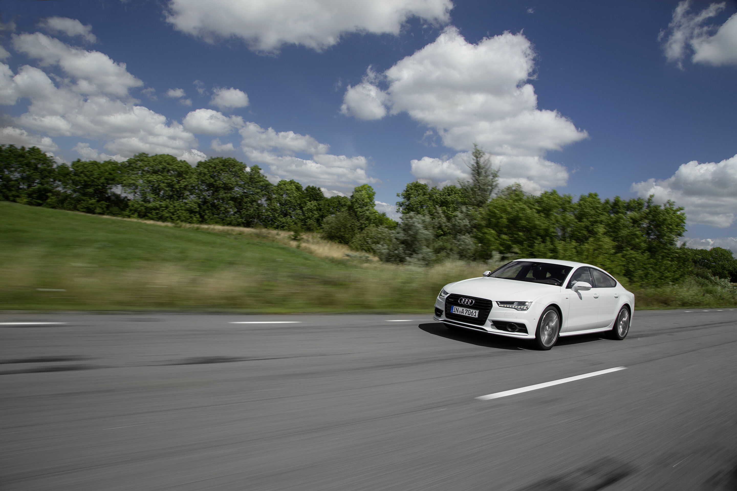 Audi A7 Sportback, Fahraufnahme - Farbe: Gletscherweiß