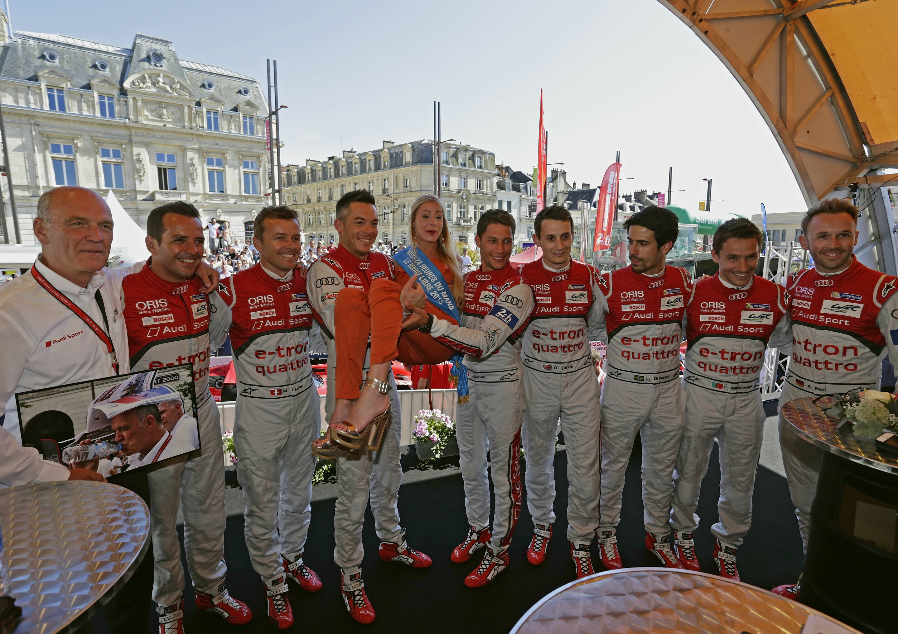 24h Le Mans 2015 - Dr. Wolfgang Ullrich (Head of Audi Sport), Benoît Tréluyer, Marcel Fässler, André Lotterer, Miss Le Mans 2015, Loïc Duval, Oliver Jarvis, Lucas di Grassi, Filipe Albuquerque, René Rast