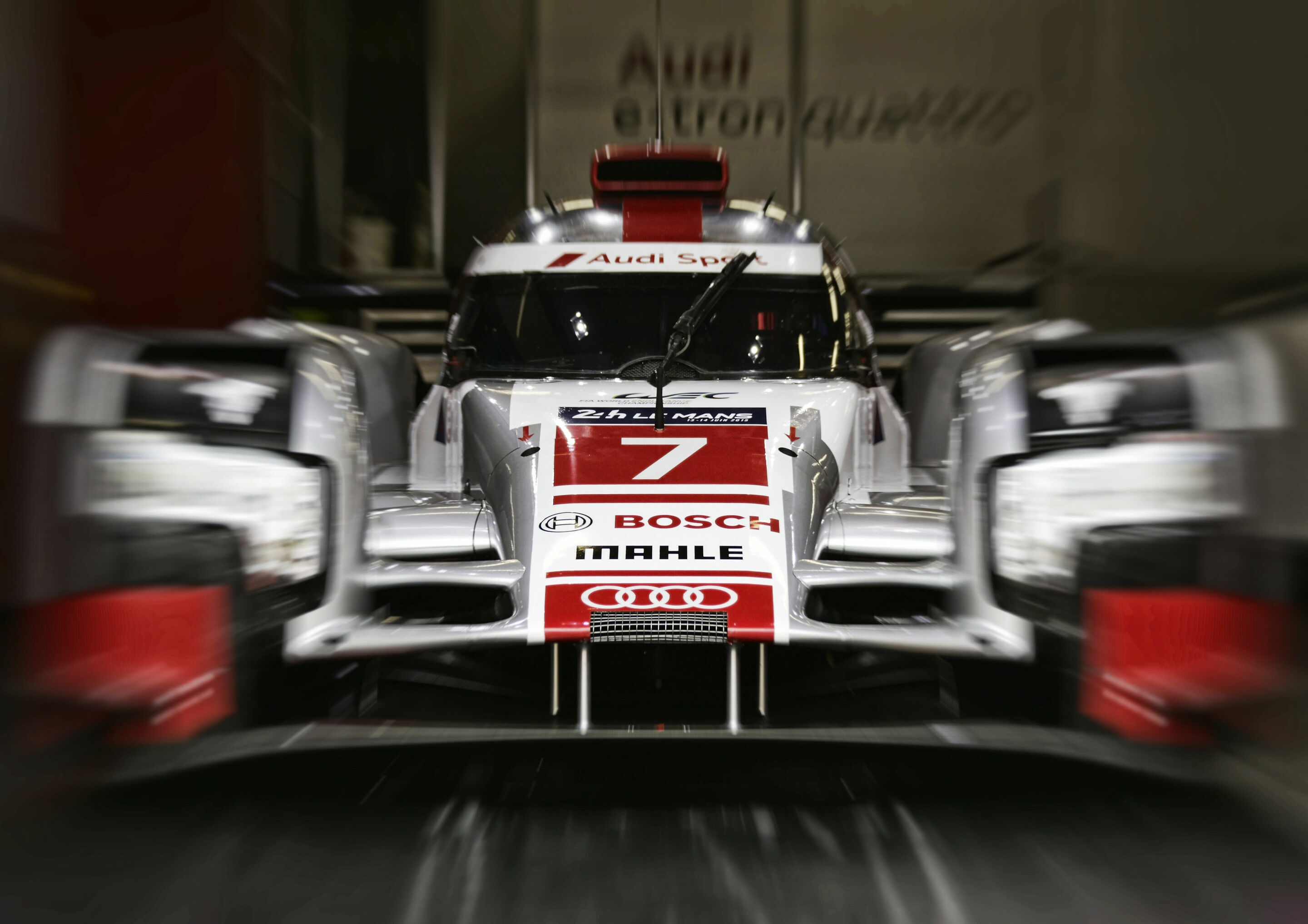 24 Stunden Le Mans 2015 - Audi R18 e-tron quattro #7 (Audi Sport Team Joest), André Lotterer, Marcel Fässler, Benoît Tréluyer