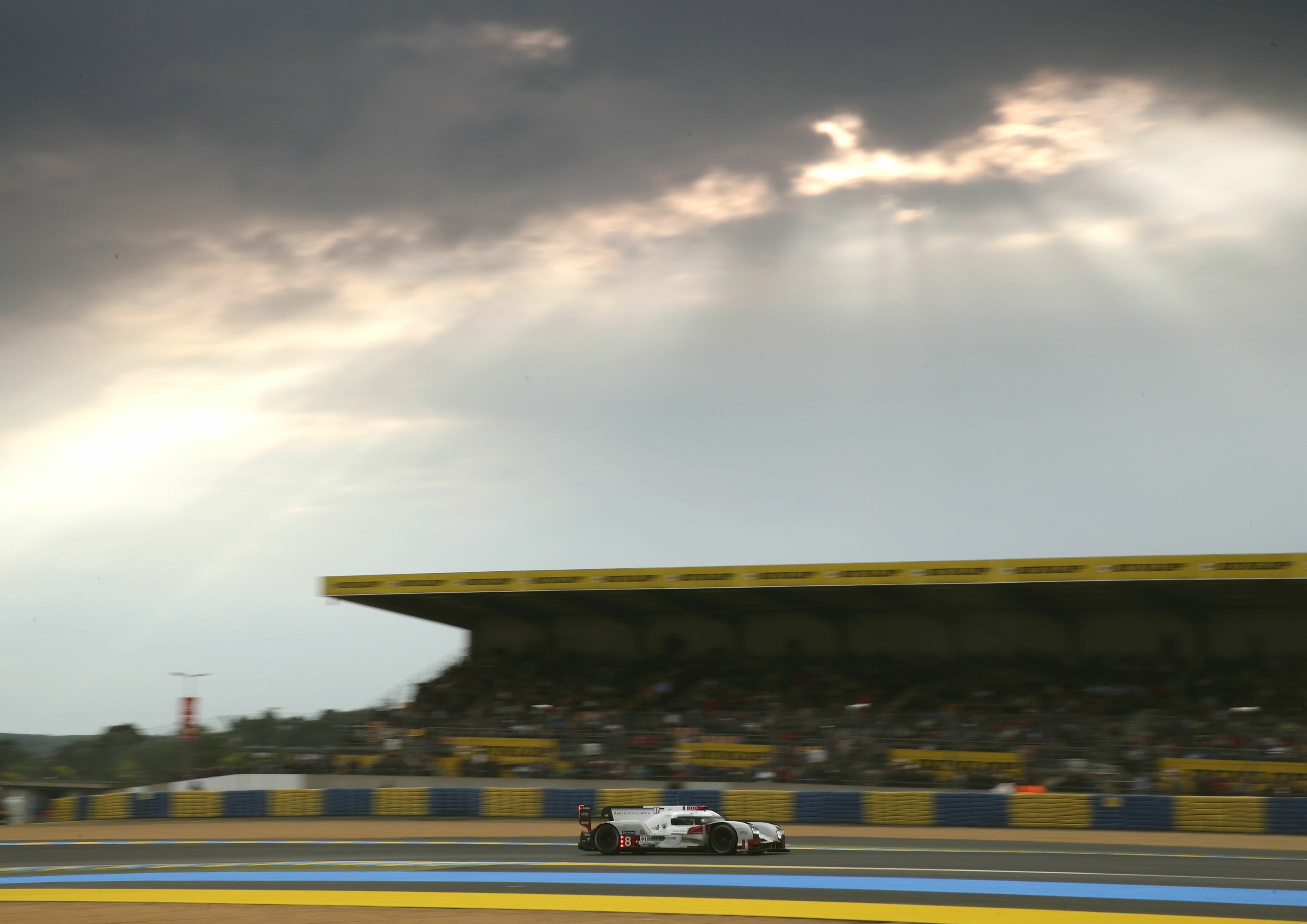24h Le Mans 2015 - Audi R18 e-tron quattro #8 (Audi Sport Team Joest), Lucas di Grassi, Loïc Duval, Oliver Jarvis