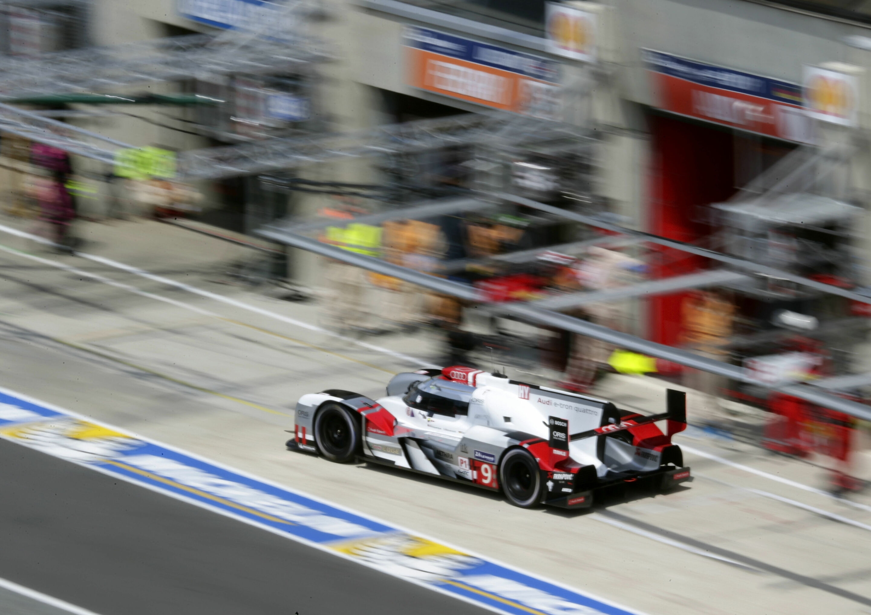 24 Stunden Le Mans 2015 - Audi R18 e-tron quattro #9 (Audi Sport Team Joest), Filipe Albuquerque, Marco Bonanomi, René Rast15