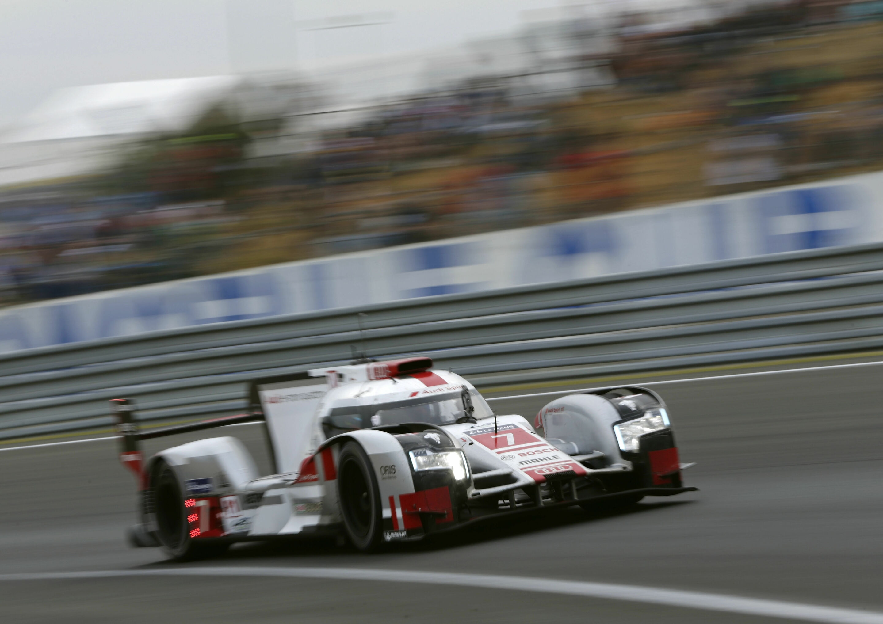 24h Le Mans 2015 - Audi R18 e-tron quattro #7 (Audi Sport Team Joest), André Lotterer, Marcel Fässler, Benoît Tréluyer