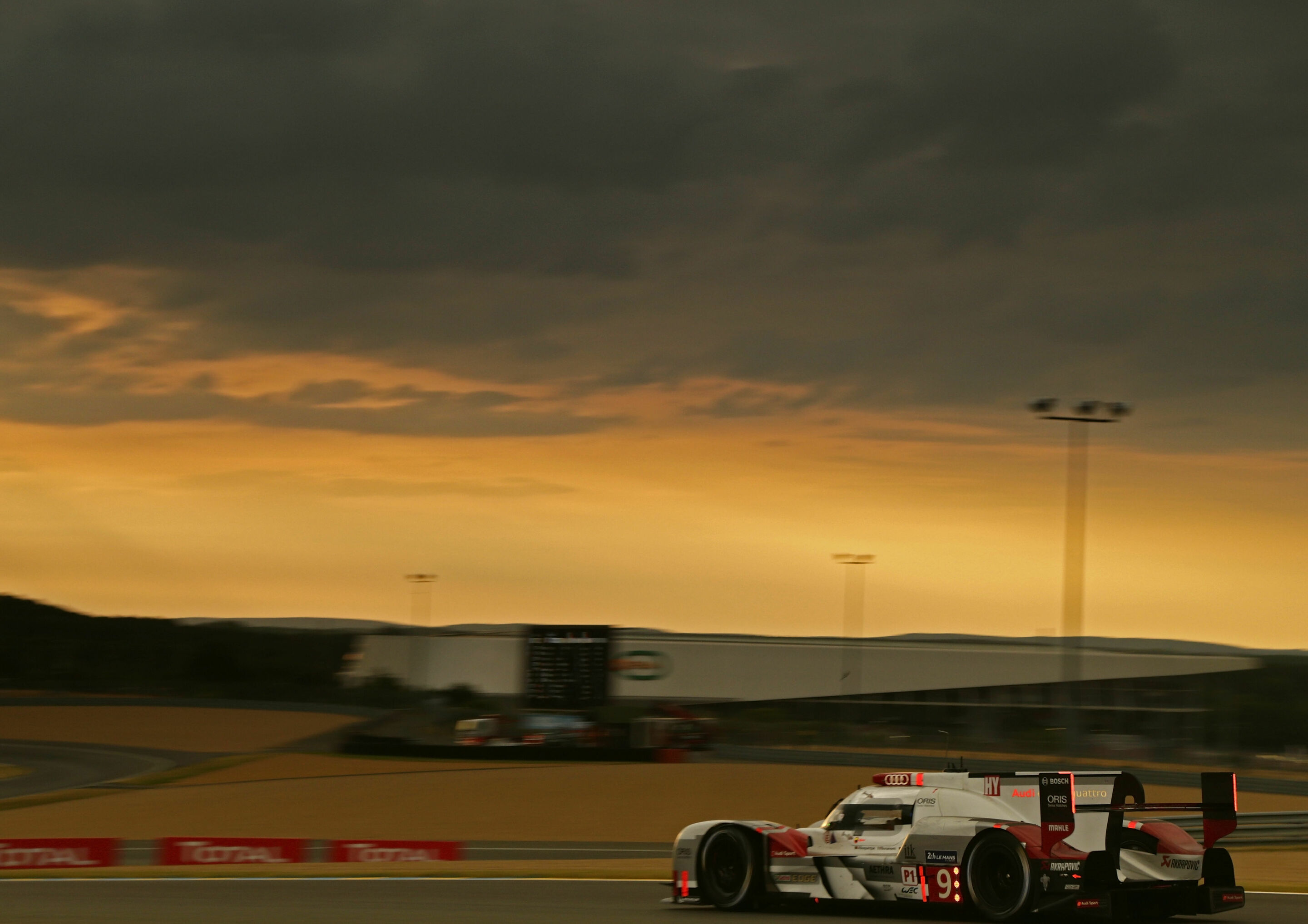 24 Stunden Le Mans 2015 - Audi R18 e-tron quattro #9 (Audi Sport Team Joest), Filipe Albuquerque, Marco Bonanomi, René Rast