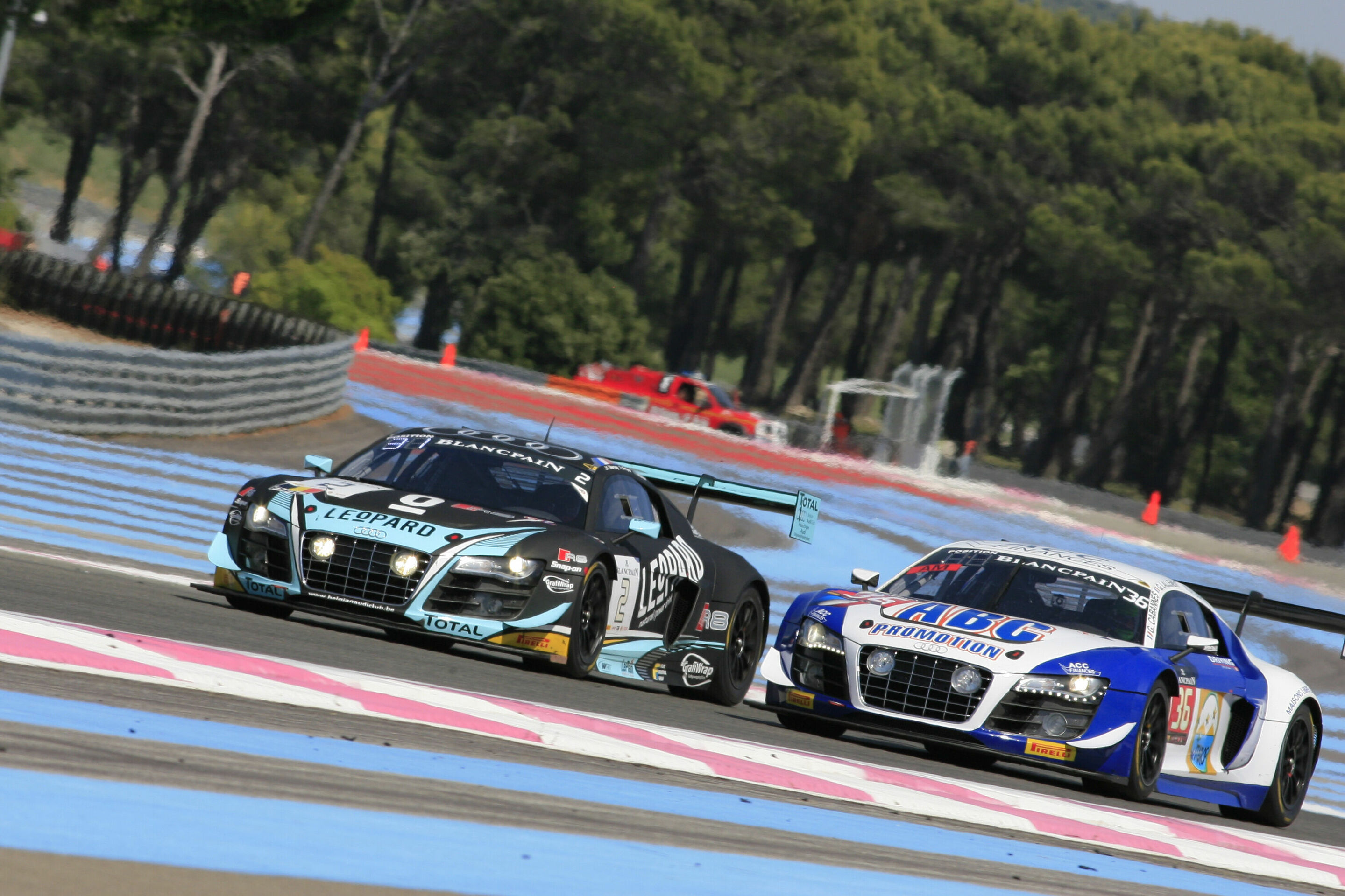 Blancpain Endurance Series 2015 - Audi R8 LMS ultra #2 (Belgian Audi Club Team WRT), Robin Frijns/Nico Müller/Jean-Karl Vernay, Audi R8 LMS ultra #36 (Saintéloc), Gilles Lallement/Jean-Paul Buffin/Georges Cabanne