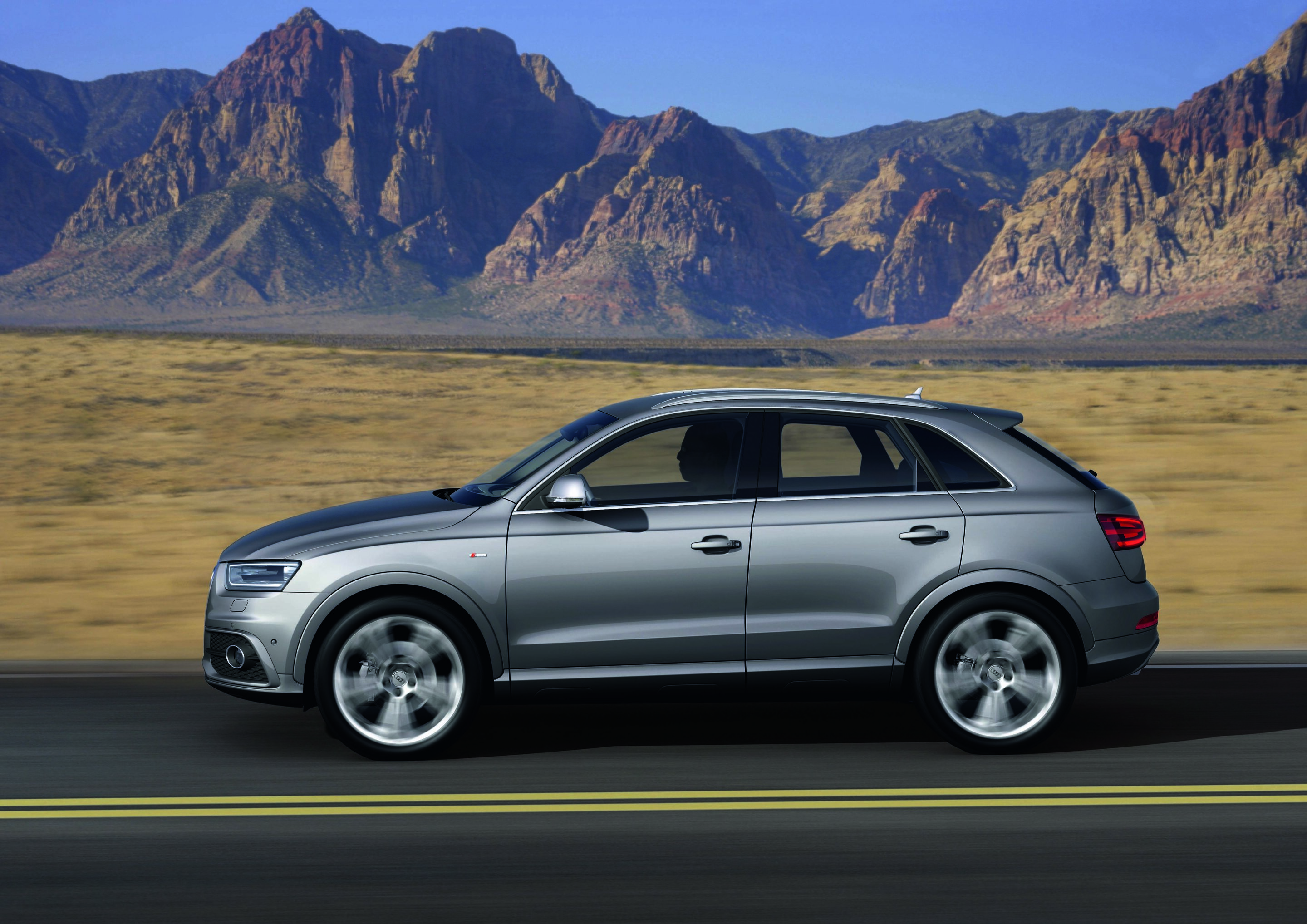 Audi Q3 quattro S line - Colour: Monsun grey