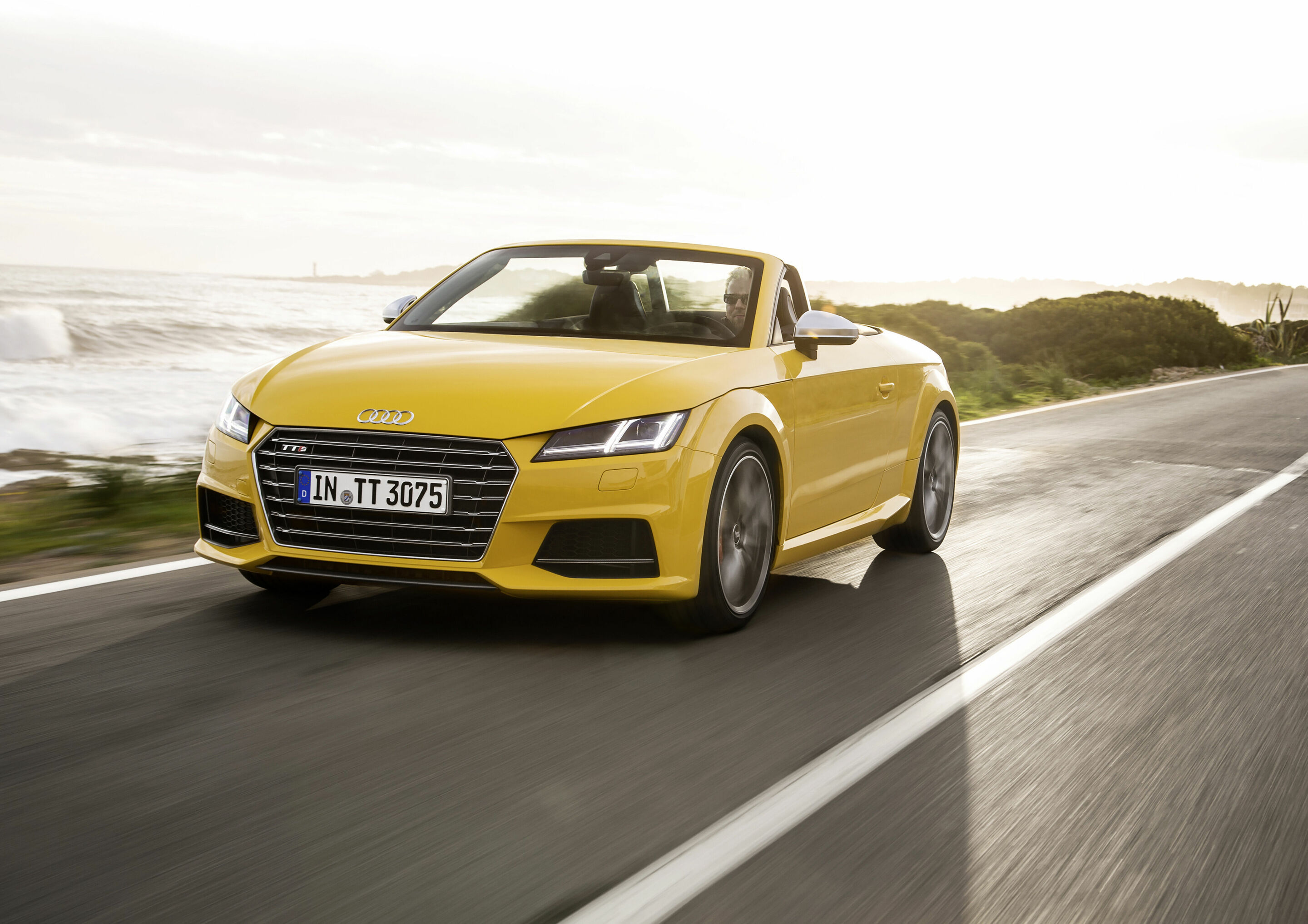 AUDI AG: erstmals mehr als 900.000 Kunden im ersten Halbjahr - Der weltweite Absatz der AUDI AG ist zwischen Januar und Juni im Vergleich zum Vorjahreszeitraum um 3,8 Prozent auf rund 902.400 Automobile gestiegen. Damit entschieden sich erstmals in der...