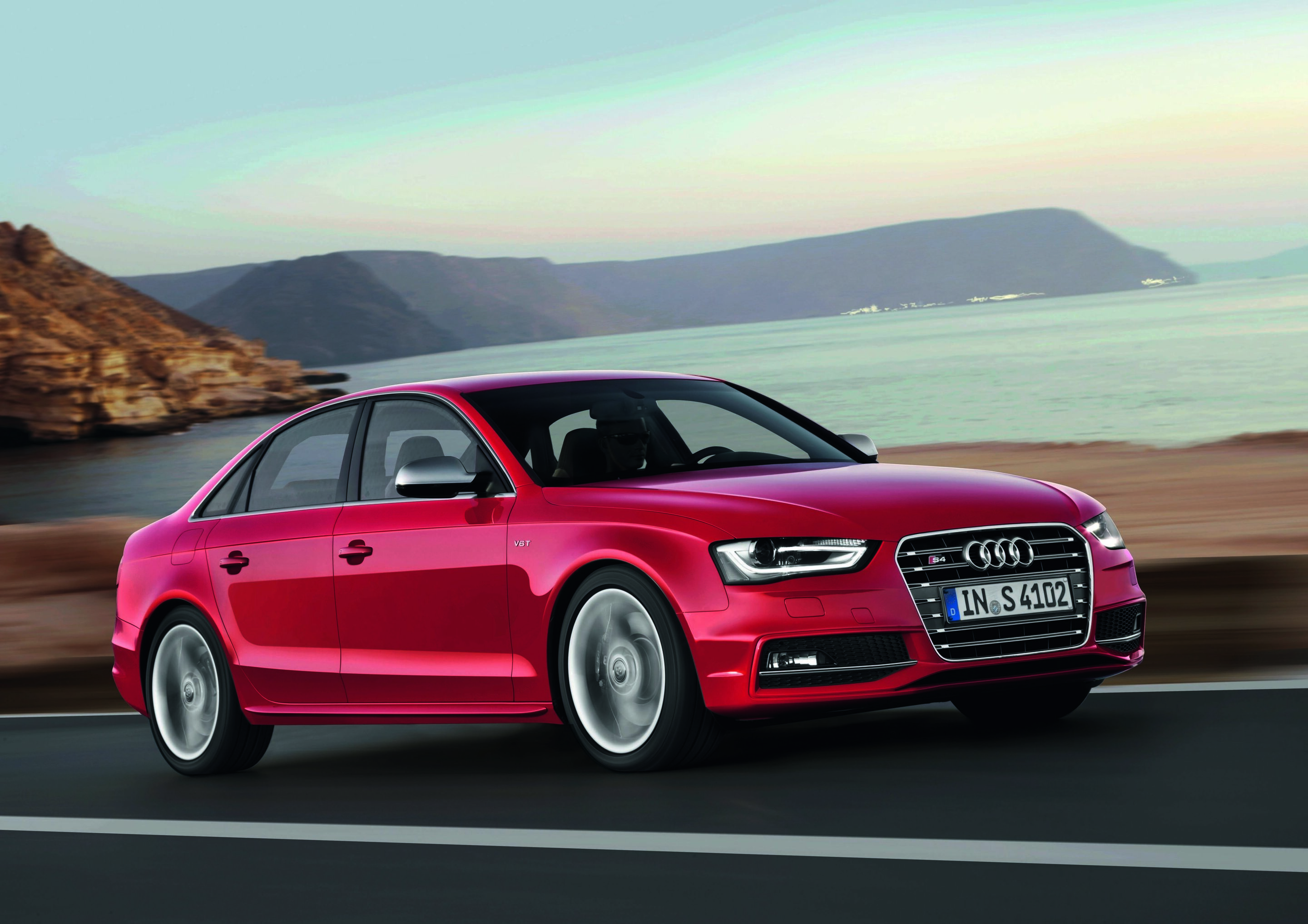 Audi S4 - Farbe: Misanorot