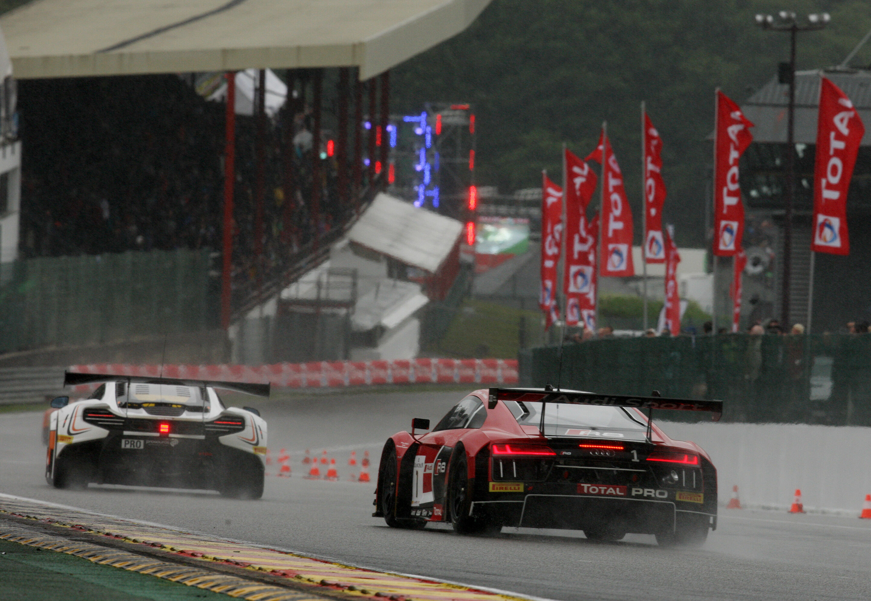 24h Spa 2015 - Audi R8 LMS #1 (Audi Sport Team WRT), René Rast/Laurens Vanthoor/Markus Winkelhock